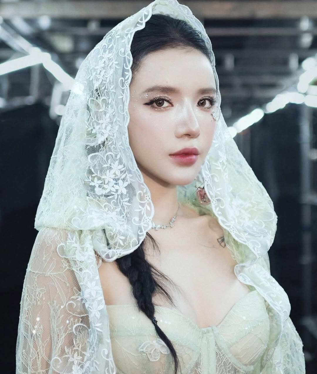 "Con gái" Trường Giang là nàng thơ mới của Trấn Thành, đẹp siêu thực như AI, eo nhỏ 56cm vạn người mê - 5