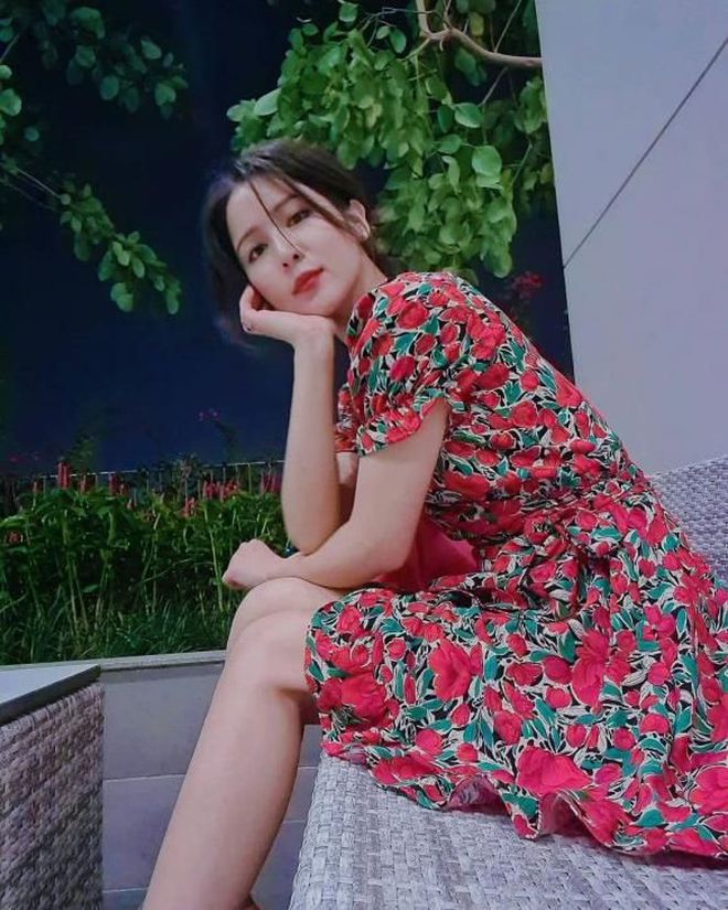 Nhan sắc &#34;bạn gái&#34; Hàn Quốc của Wanbi Tuấn Anh sau 12 năm rời Việt Nam, thái độ với mẹ người cũ gây bất ngờ - 12