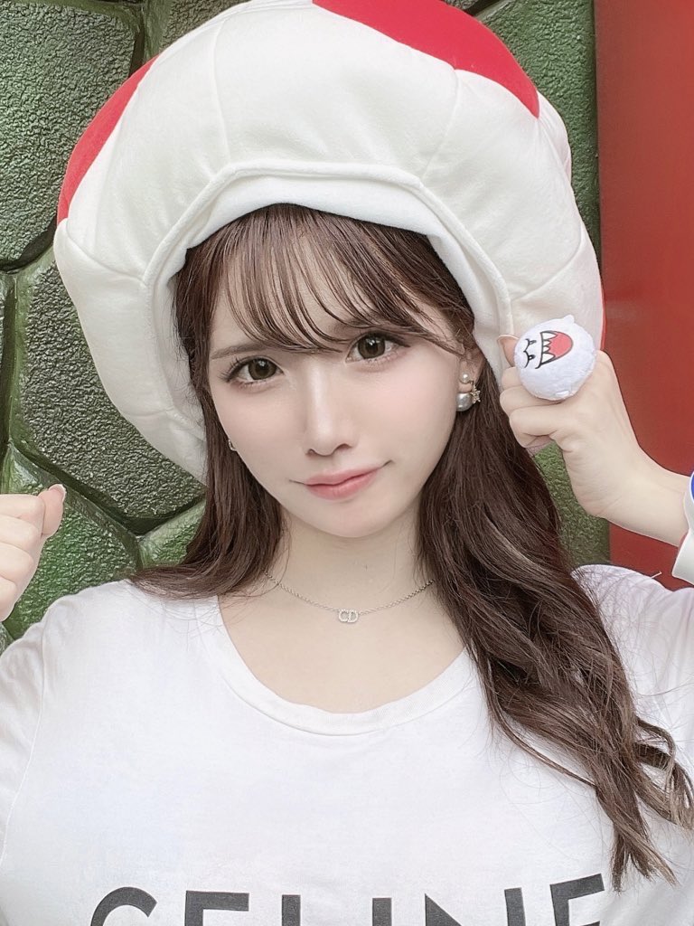 Cô gái "vịt hóa thiên nga" sau khi chi 4 tỷ cho hơn 20 cuộc phẫu thuật, nhan sắc trước và sau thẩm mỹ khó tin nổi - 7