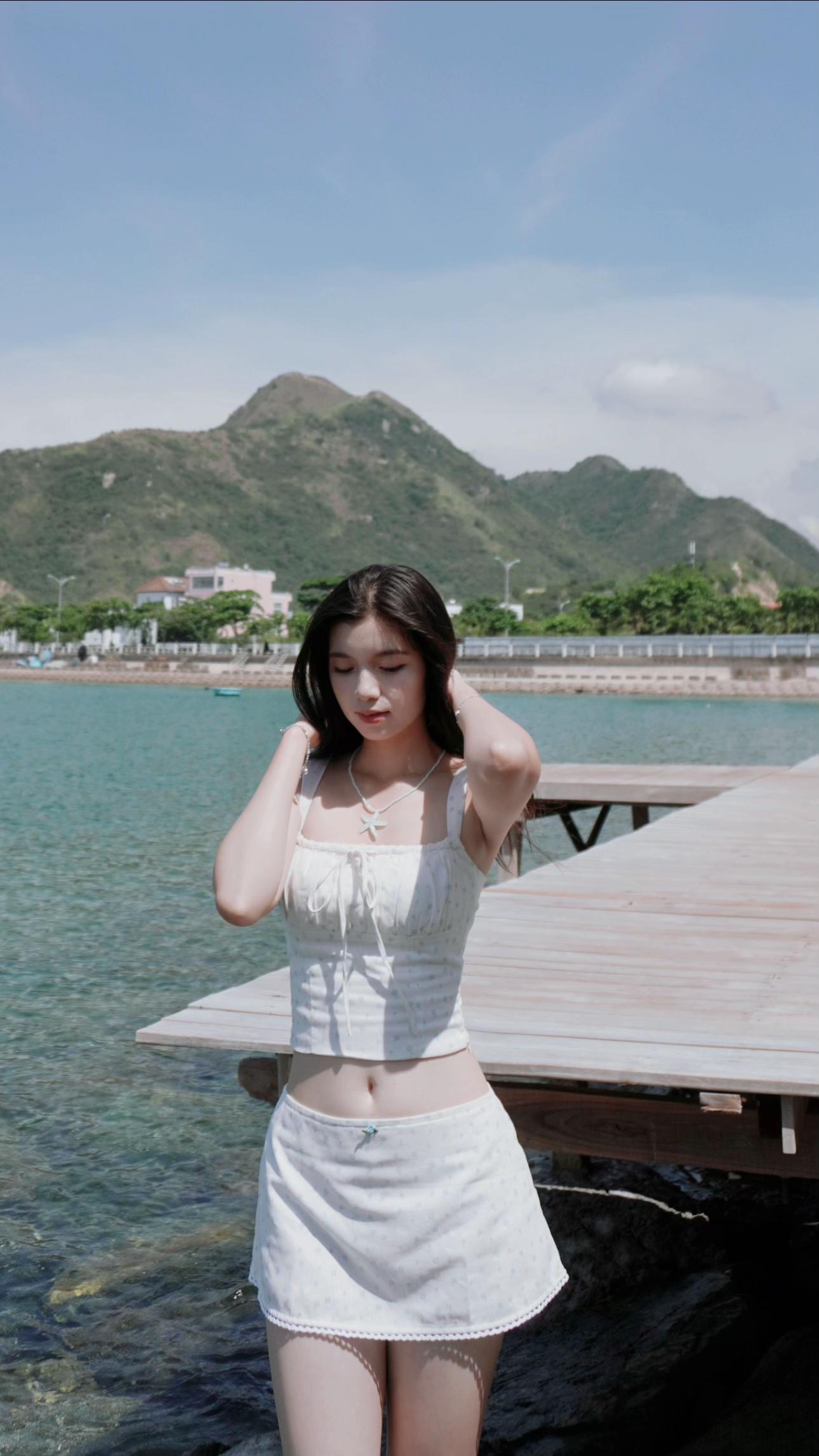 "Báu vật nhan sắc quốc gia" năm 2025: Nam thần quân đội hút 2 tỷ lượt xem, cặp đôi "hậu duệ mặt trời" gây sốt - 13