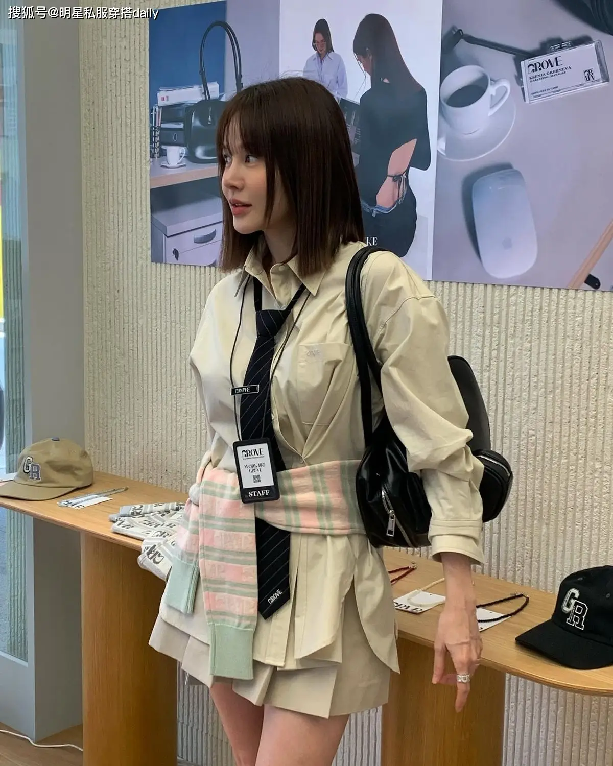 4 cách diện áo khoác cardigan giúp bạn vừa thanh lịch, thời thượng mà không tốn thời gian chuẩn bị - 10