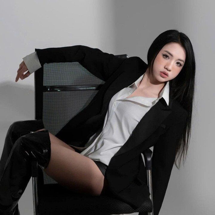 "Báu vật nhan sắc quốc gia" năm 2025: Nam thần quân đội hút 2 tỷ lượt xem, cặp đôi "hậu duệ mặt trời" gây sốt - 28