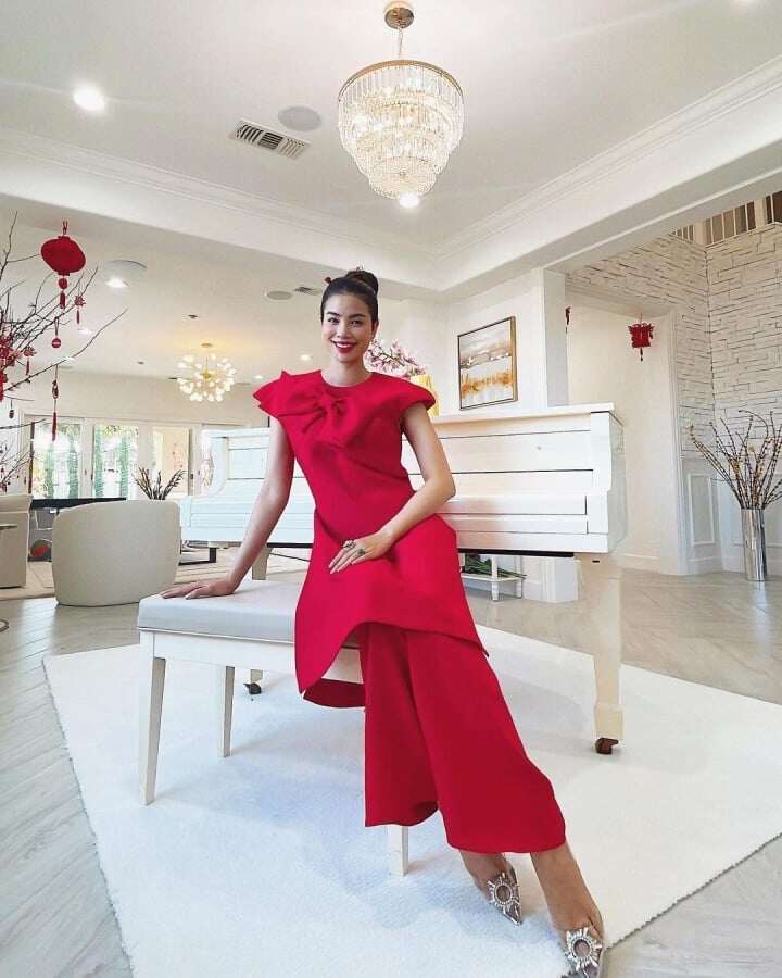 Ngỡ ngàng nhan sắc thuở &#34;chân đất&#34; của loạt hoa hậu Việt đổi đời nhờ thi sắc đẹp, lấy chồng dựng rạp chục tỷ - 12