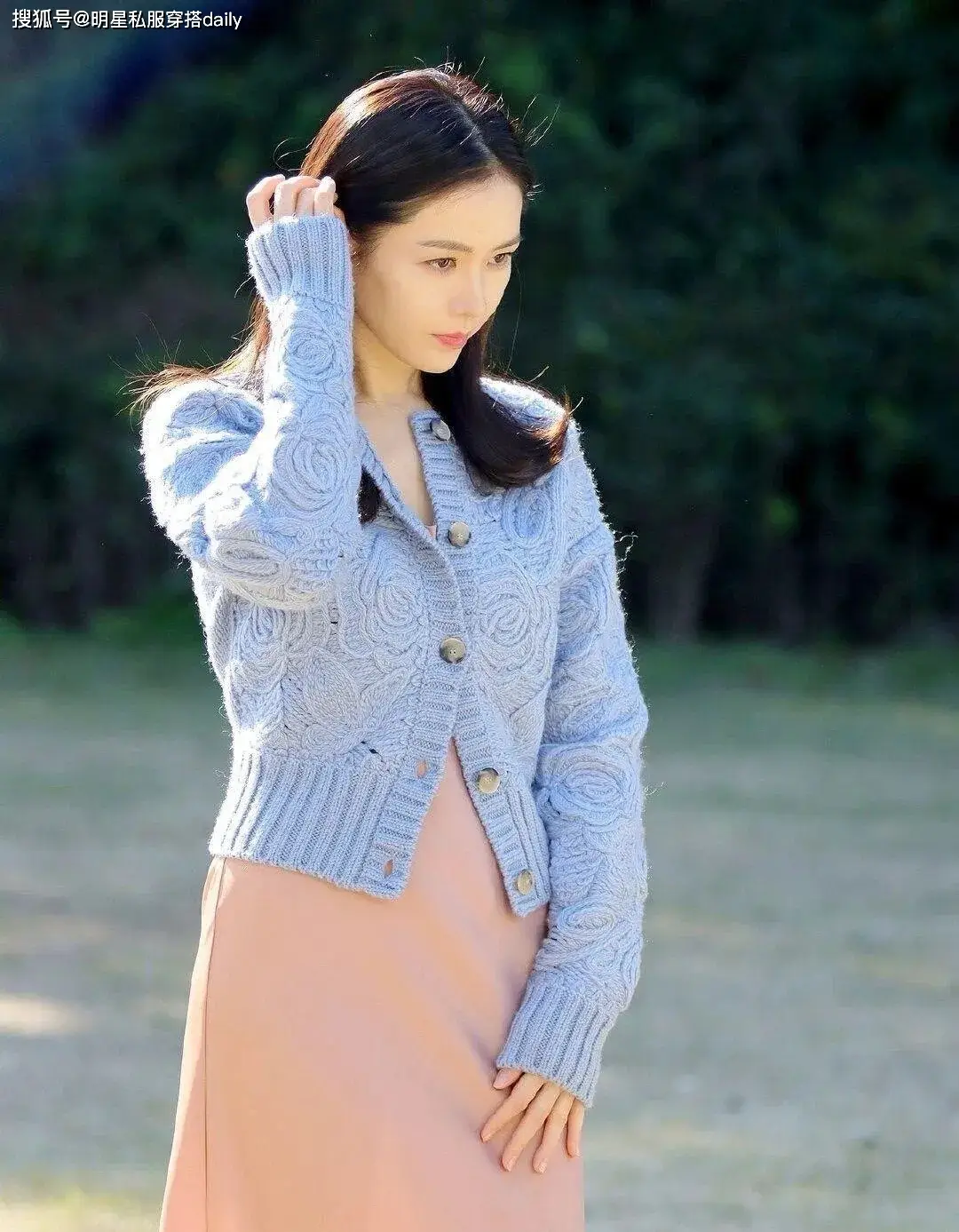 3 món đồ phụ nữ U40 có thể học Son Ye Jin để trẻ ra cả chục tuổi lại thanh lịch mà không cần gồng - 5