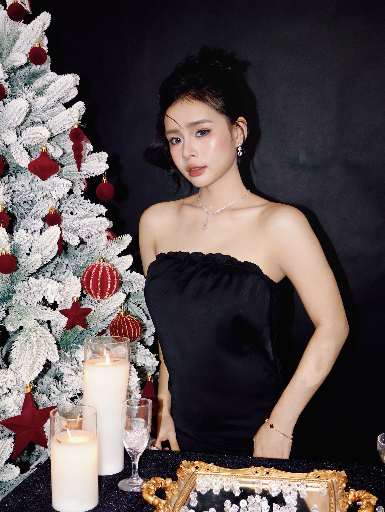 Nhan sắc cô gái khiến cầu thủ Thanh Nhàn vội "chốt đơn" khi 20 tuổi, xinh như hotgirl nên chồng mê từ lúc chưa đôi mươi - 12