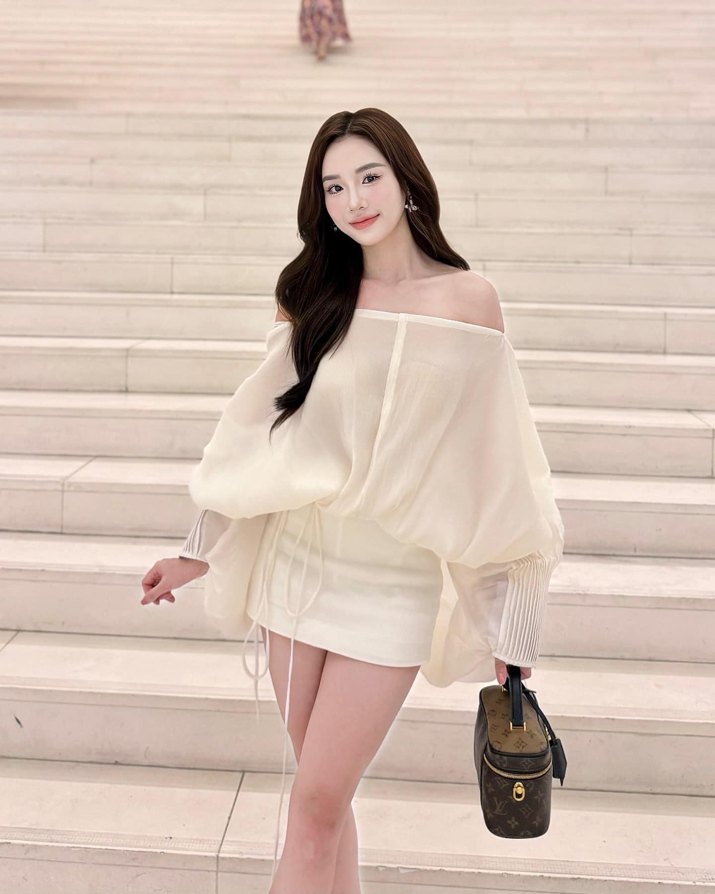 Rời đồng phục bay, nữ tiếp viên Hải Phòng hot nhất nhì MXH ăn mặc phóng khoáng, nhan sắc chẳng kém Hoa hậu - 20