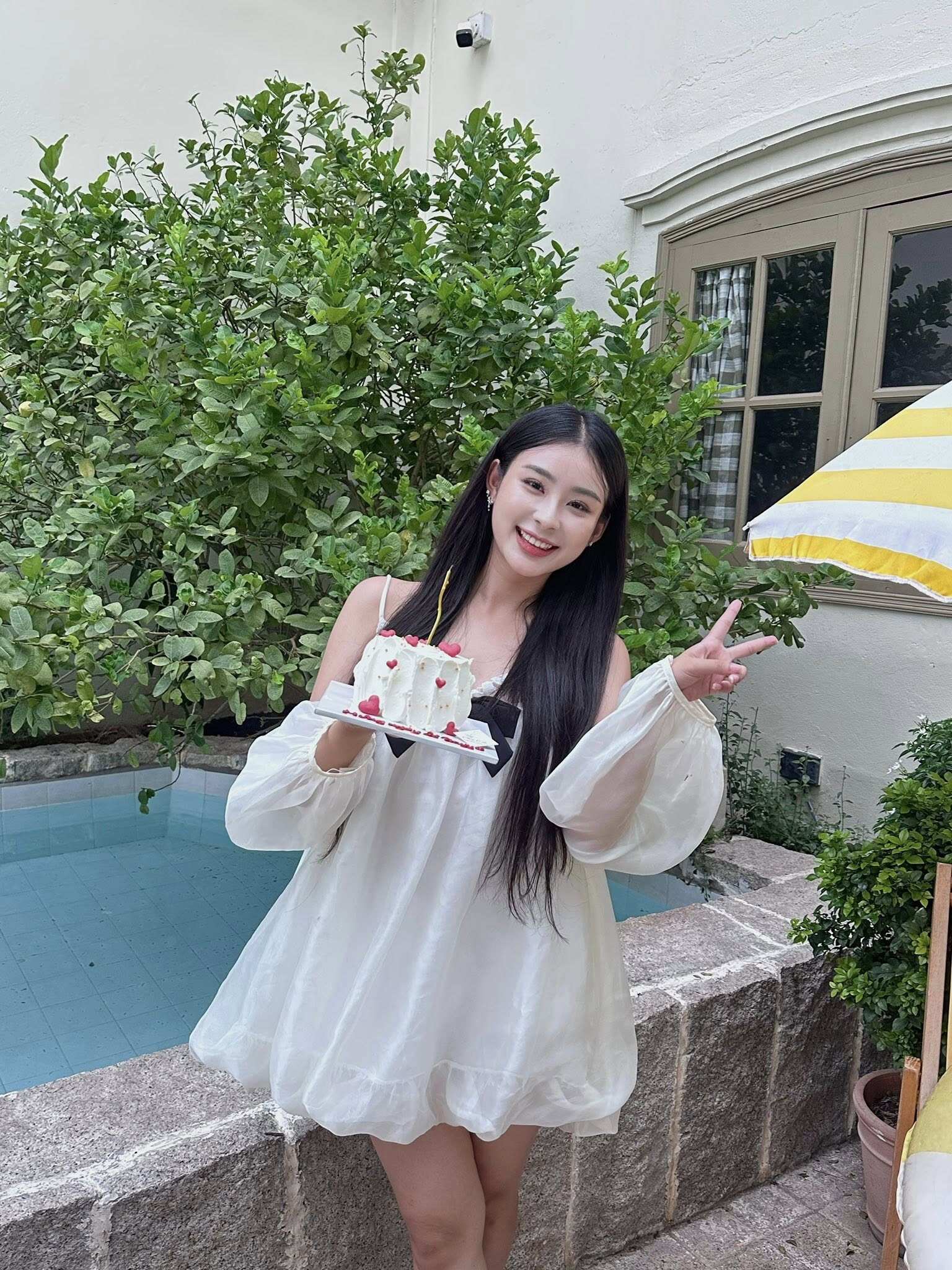 Gu ăn mặc trái ngược của &#34;con gái ông trùm&#34; hot nhất Việt Nam: Trên phim cực &#34;ngầu&#34;, ngoài đời quyến rũ vô đối - 9