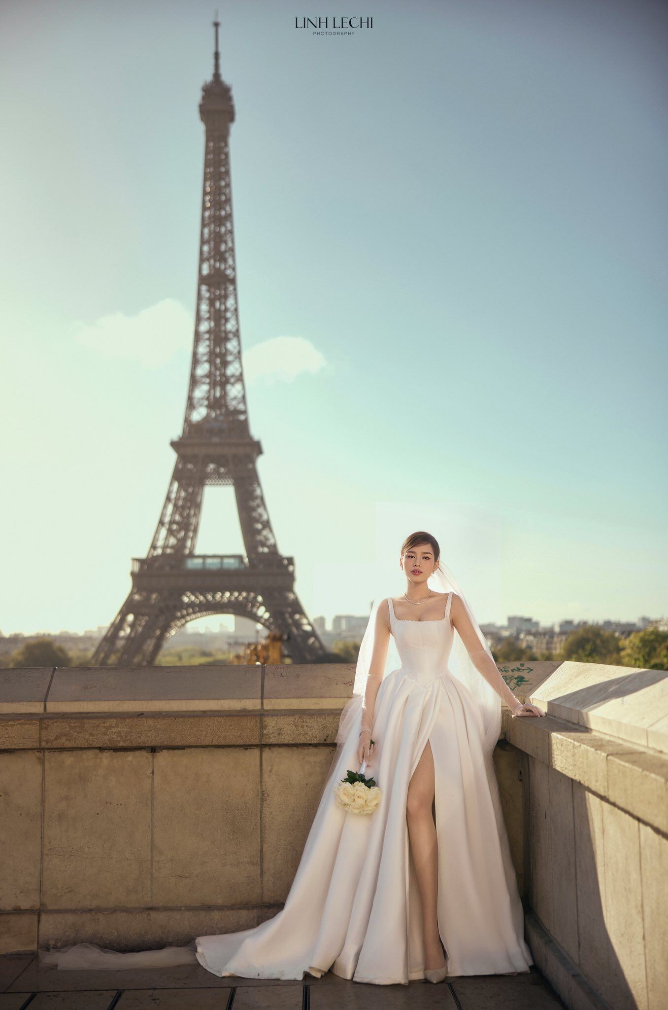 Hoa hậu Đỗ Thị Hà khoe "cặp kiếm Nhật" dài 1m11 trứ danh trong bộ ảnh cưới đẹp như tranh ở Paris - 6