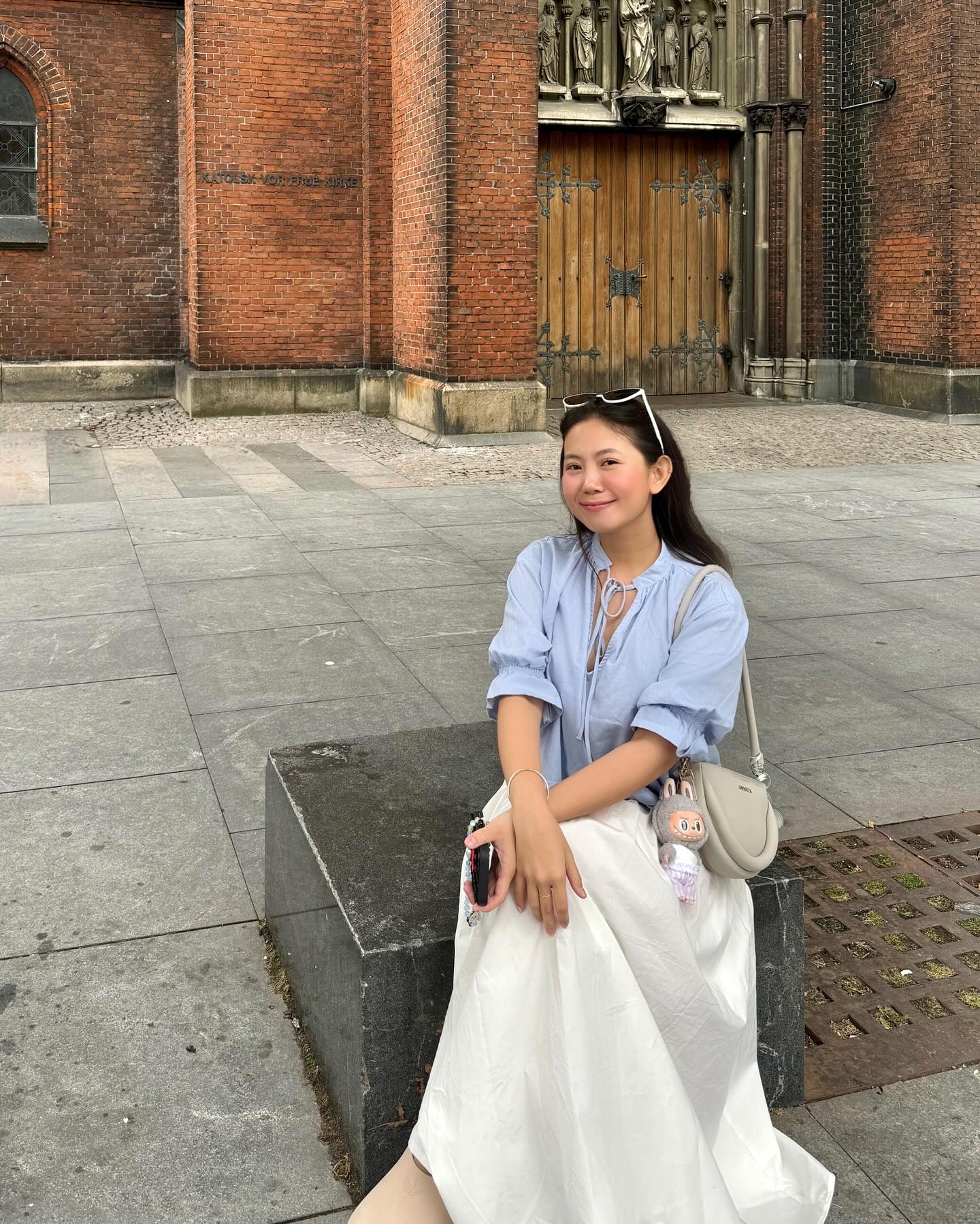 Nữ cơ phó U30 đốn tim với gương mặt &#34;búng ra sữa&#34;, ăn mặc dễ thương như nữ sinh khác hẳn khi mặc đồng phục bay - 17