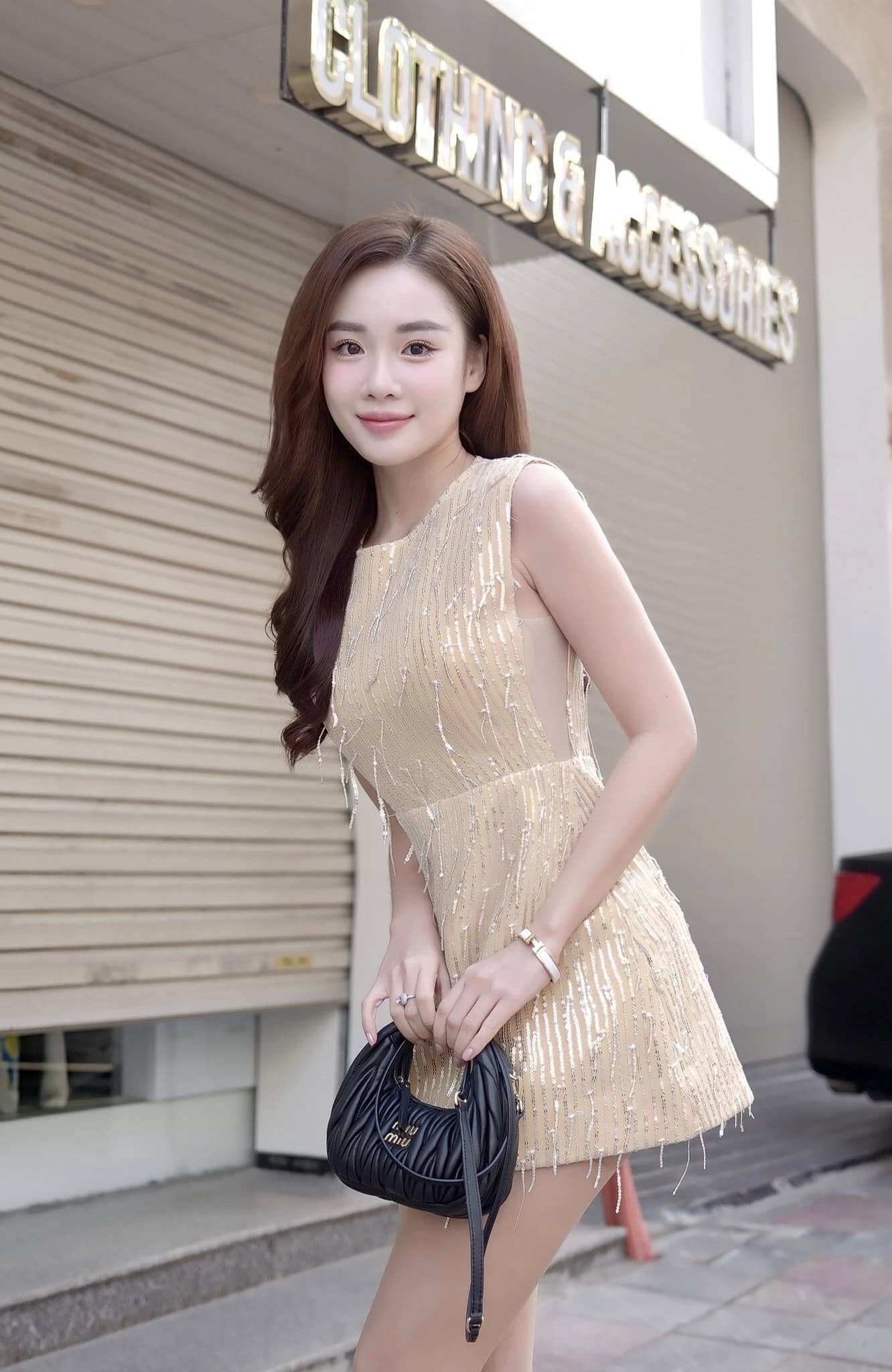 Rời đồng phục bay, nữ tiếp viên Hải Phòng hot nhất nhì MXH ăn mặc phóng khoáng, nhan sắc chẳng kém Hoa hậu - 19