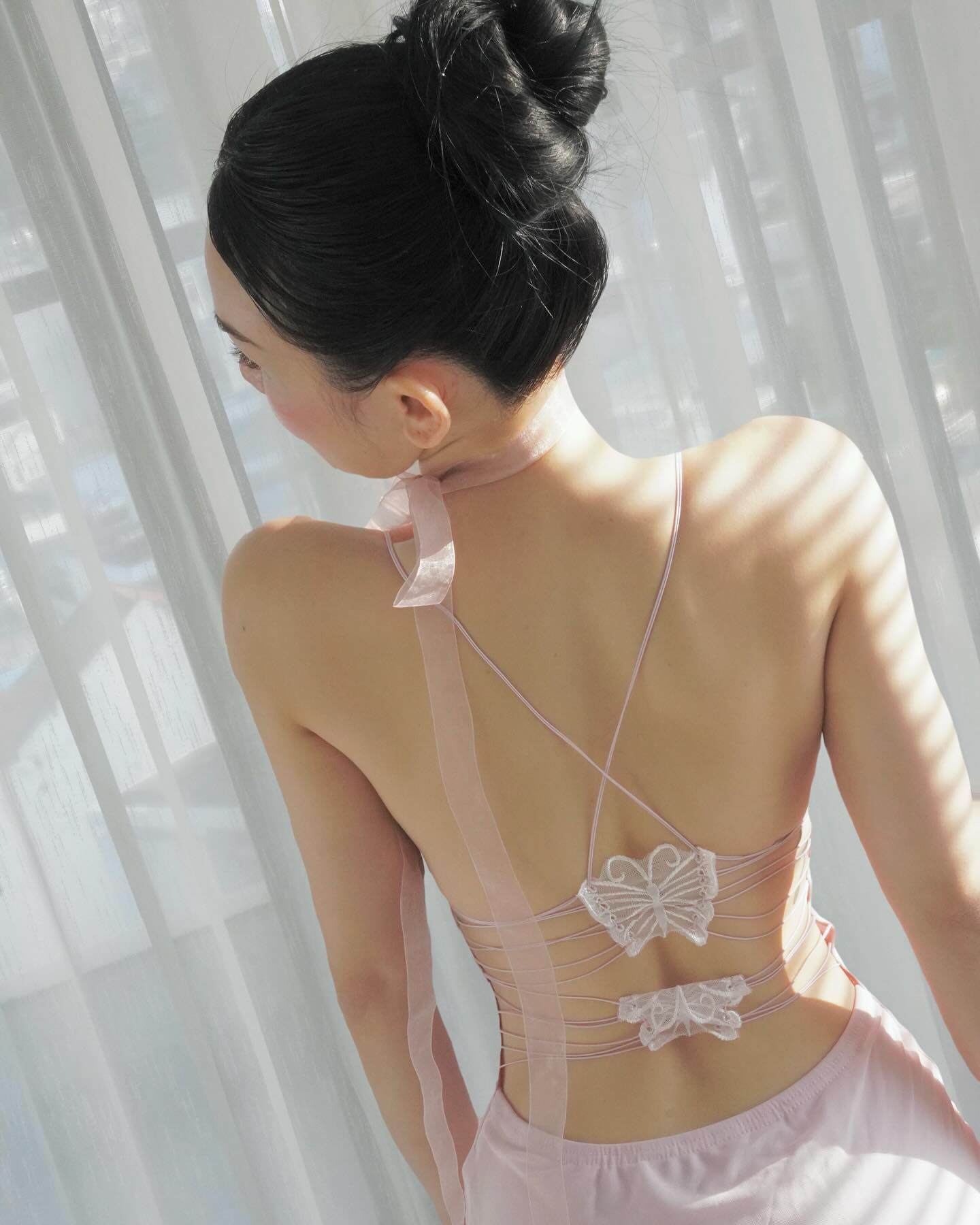 "Nữ hoàng nội y" sắp bị tước danh xưng vào tay mỹ nhân Việt có visual y hệt, gu ăn mặc hở bạo chẳng kém Ngọc Trinh - 10