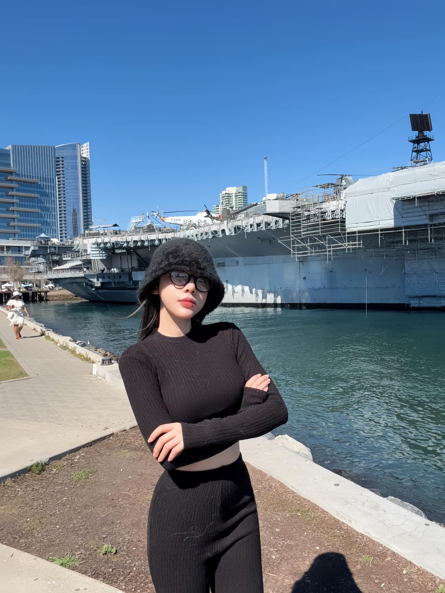 "Con gái" Trường Giang là nàng thơ mới của Trấn Thành, đẹp siêu thực như AI, eo nhỏ 56cm vạn người mê - 19