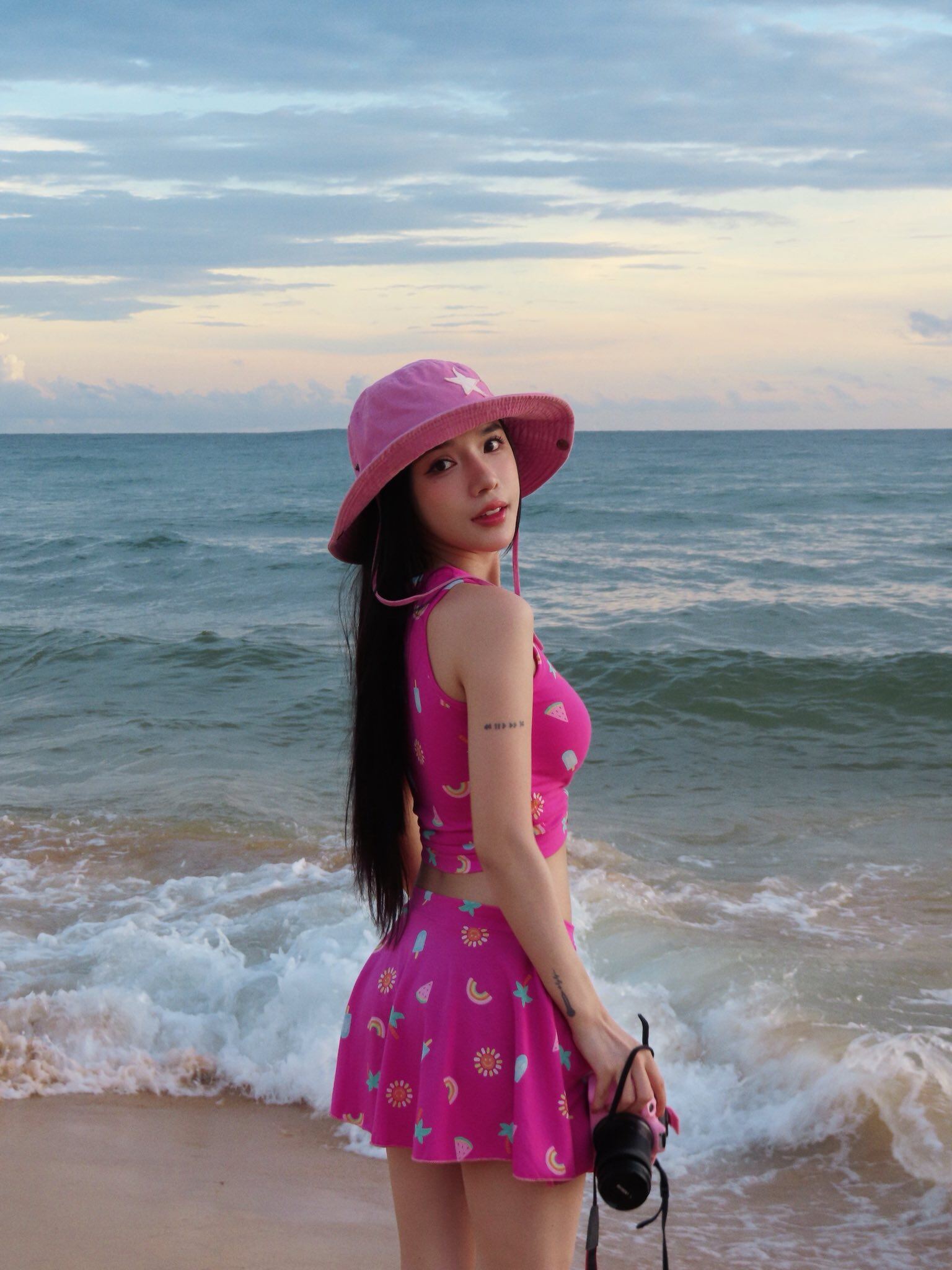 "Con gái" Trường Giang là nàng thơ mới của Trấn Thành, đẹp siêu thực như AI, eo nhỏ 56cm vạn người mê - 22