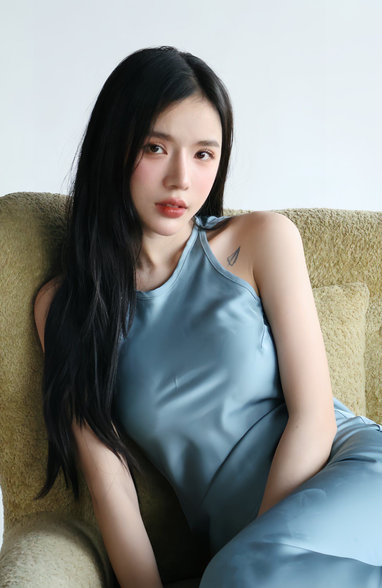 "Con gái" Trường Giang là nàng thơ mới của Trấn Thành, đẹp siêu thực như AI, eo nhỏ 56cm vạn người mê - 21