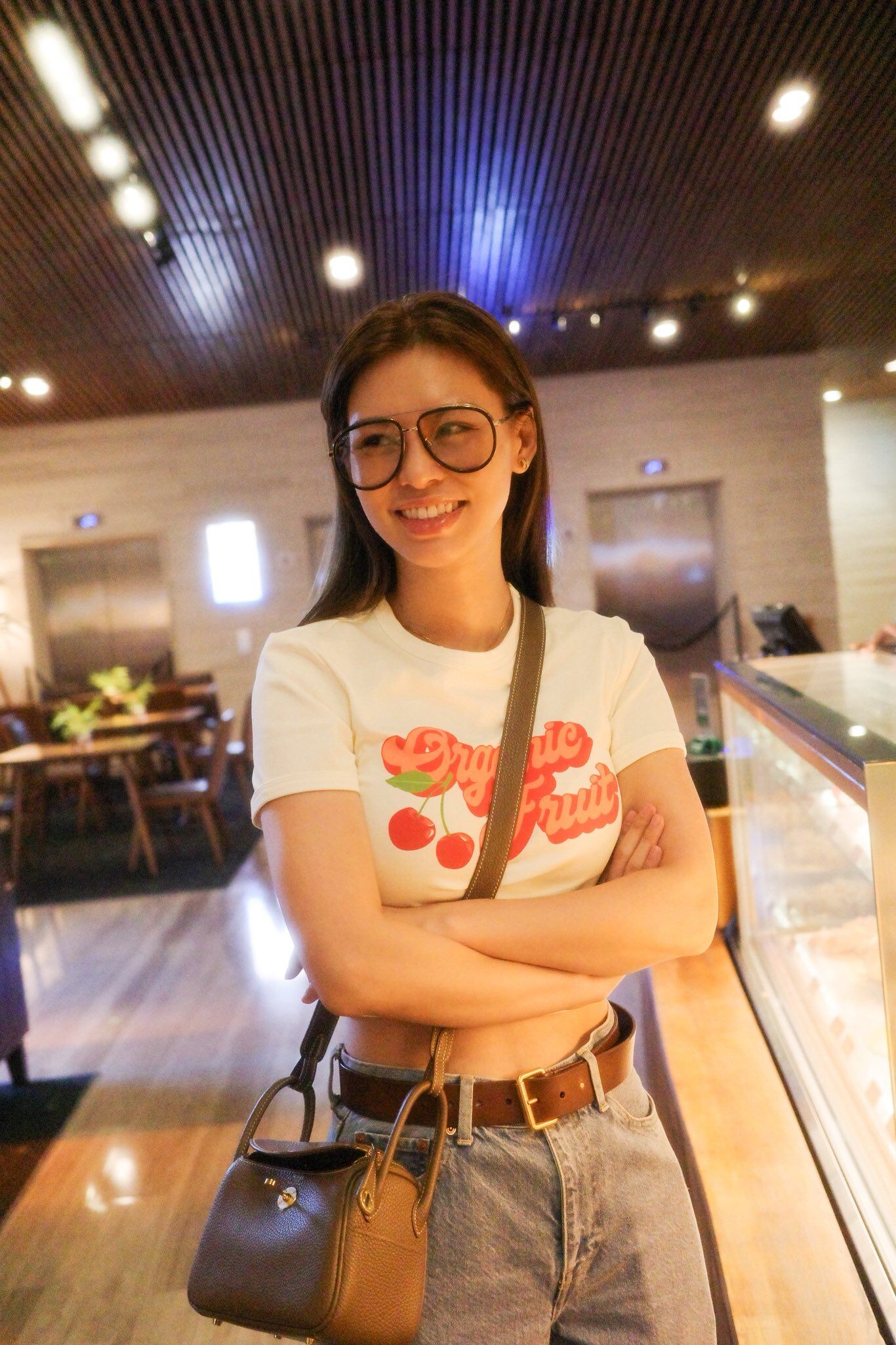 Nữ thần Vpop U40 đẹp chấp cả dàn hoa hậu, sở hữu hàng hiệu "khủng" không kém ai, nay yêu đạo diễn trăm tỷ - 17