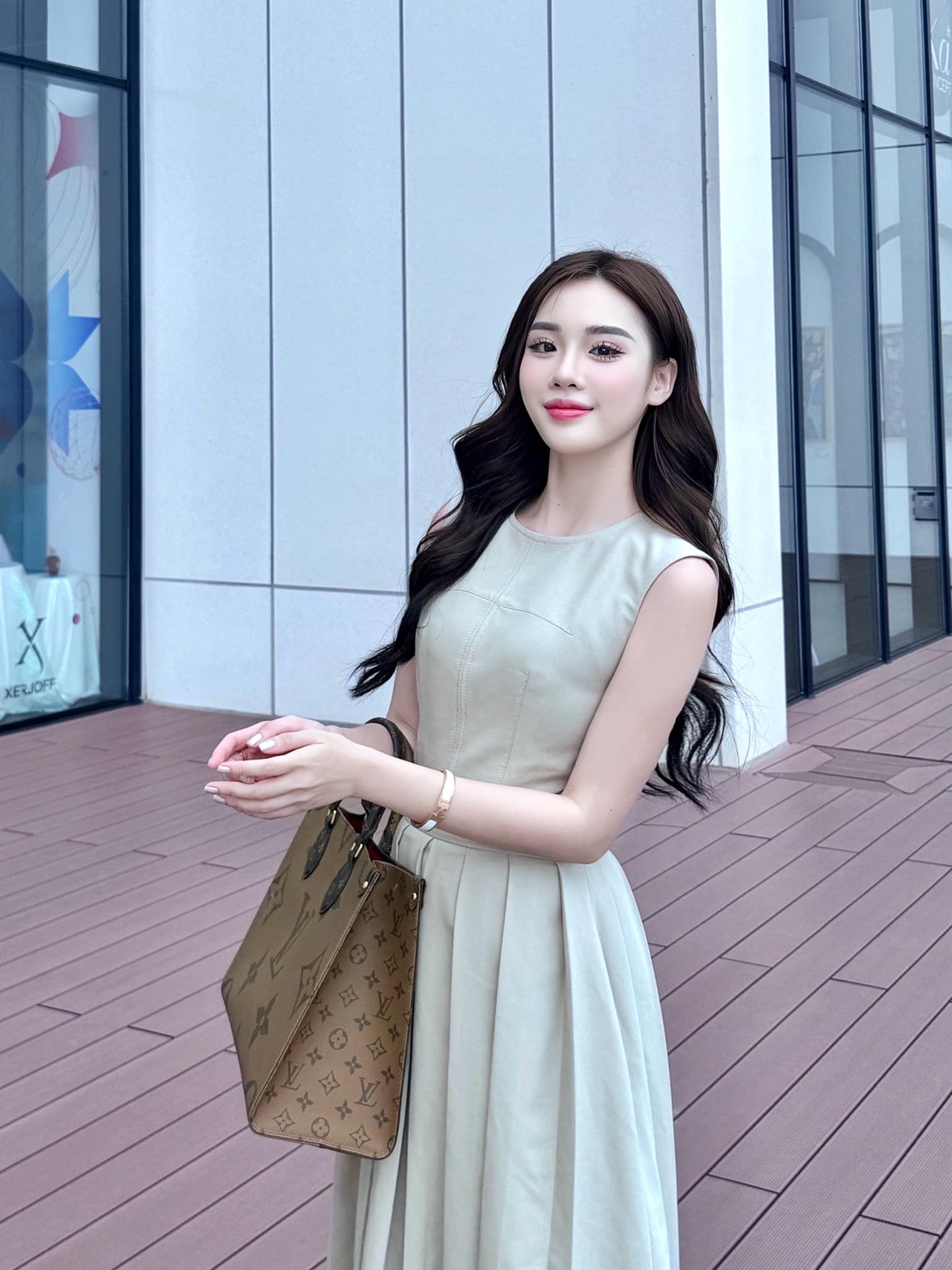 Rời đồng phục bay, nữ tiếp viên Hải Phòng hot nhất nhì MXH ăn mặc phóng khoáng, nhan sắc chẳng kém Hoa hậu - 18