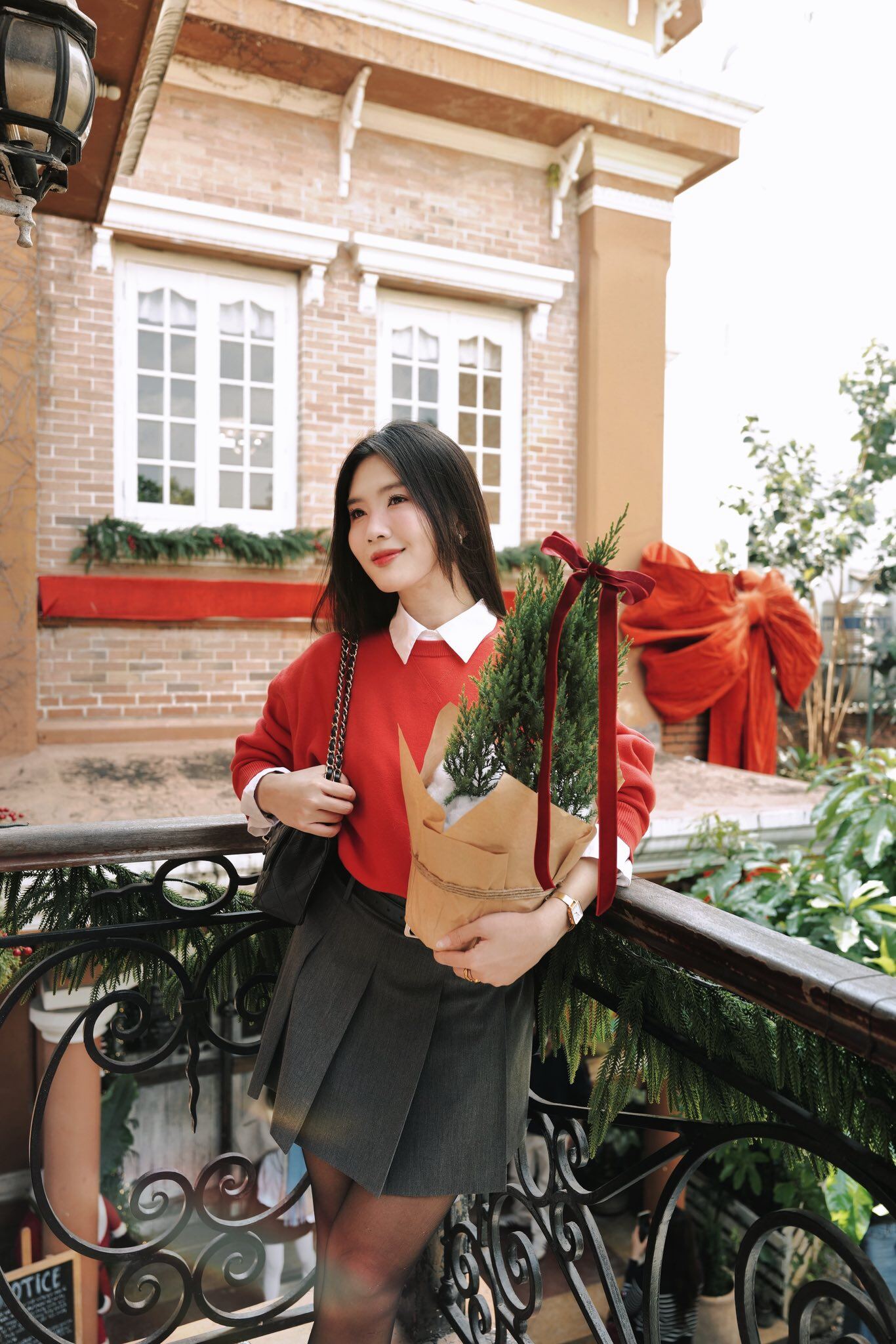 Mỹ nhân Sài thành là "crush đời đầu của hàng ngàn chàng trai", từng được báo Trung khen "nữ thần" nay thay đổi sau 5 năm - 9