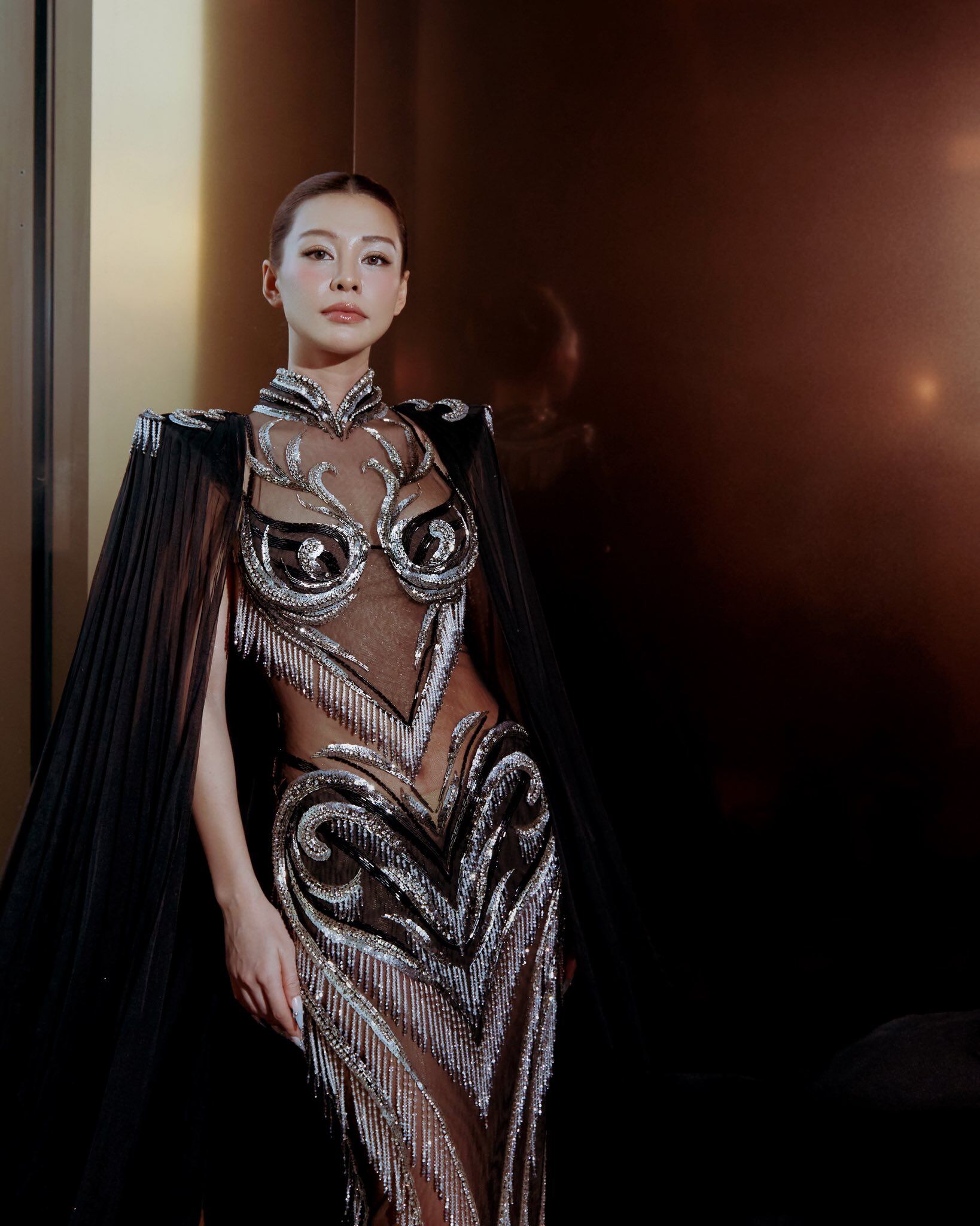 Nữ thần Vpop U40 đẹp chấp cả dàn hoa hậu, sở hữu hàng hiệu "khủng" không kém ai, nay yêu đạo diễn trăm tỷ - 13