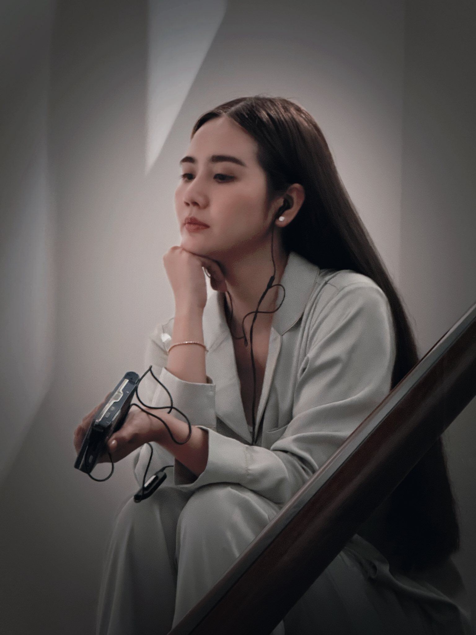 Huyền Lizzie là mỹ nhân mặc đồ công sở đẹp nhất màn ảnh, chị em mê phong cách tổng tài tham khảo ngay - 9