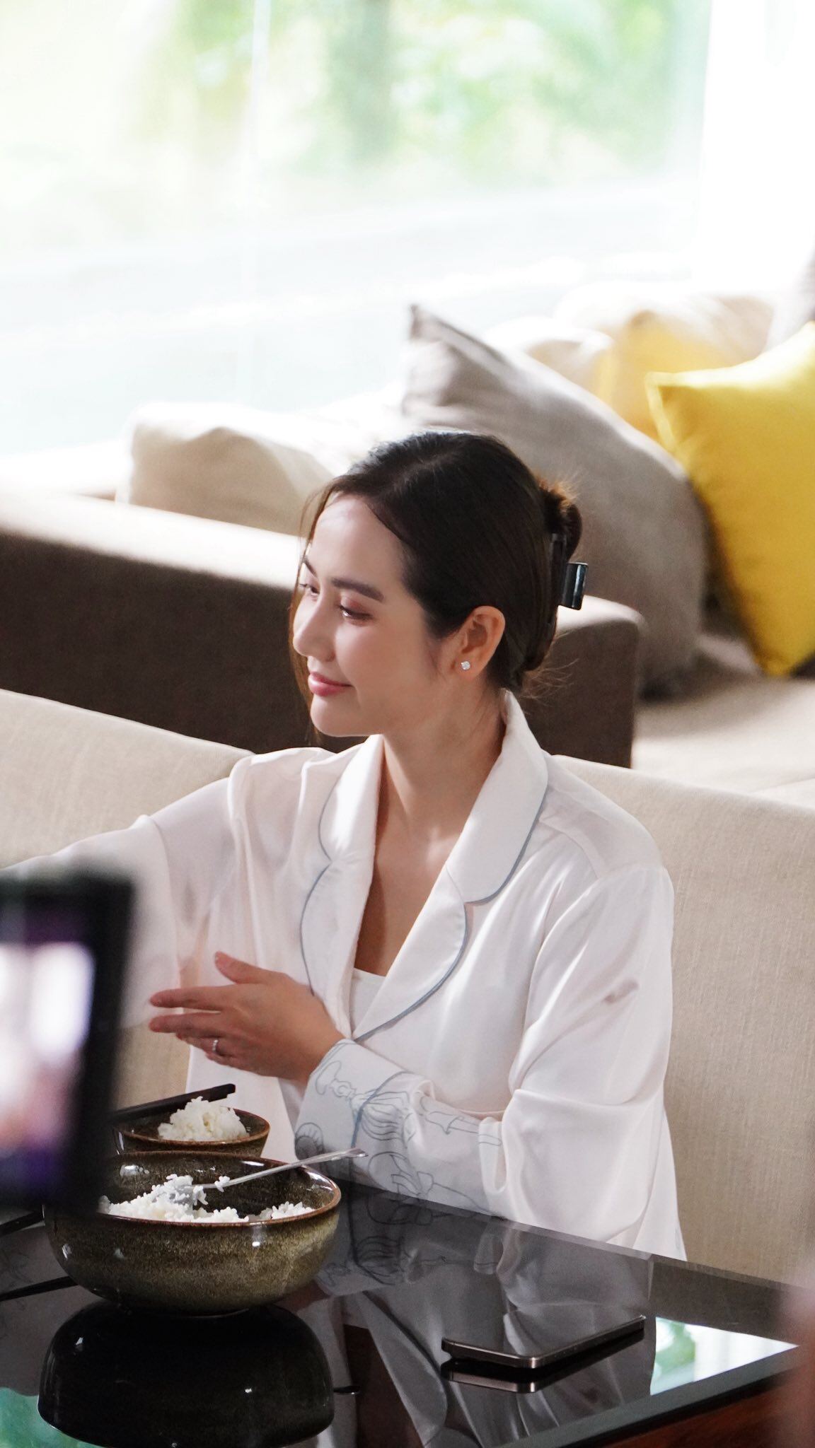 Huyền Lizzie là mỹ nhân mặc đồ công sở đẹp nhất màn ảnh, chị em mê phong cách tổng tài tham khảo ngay - 11