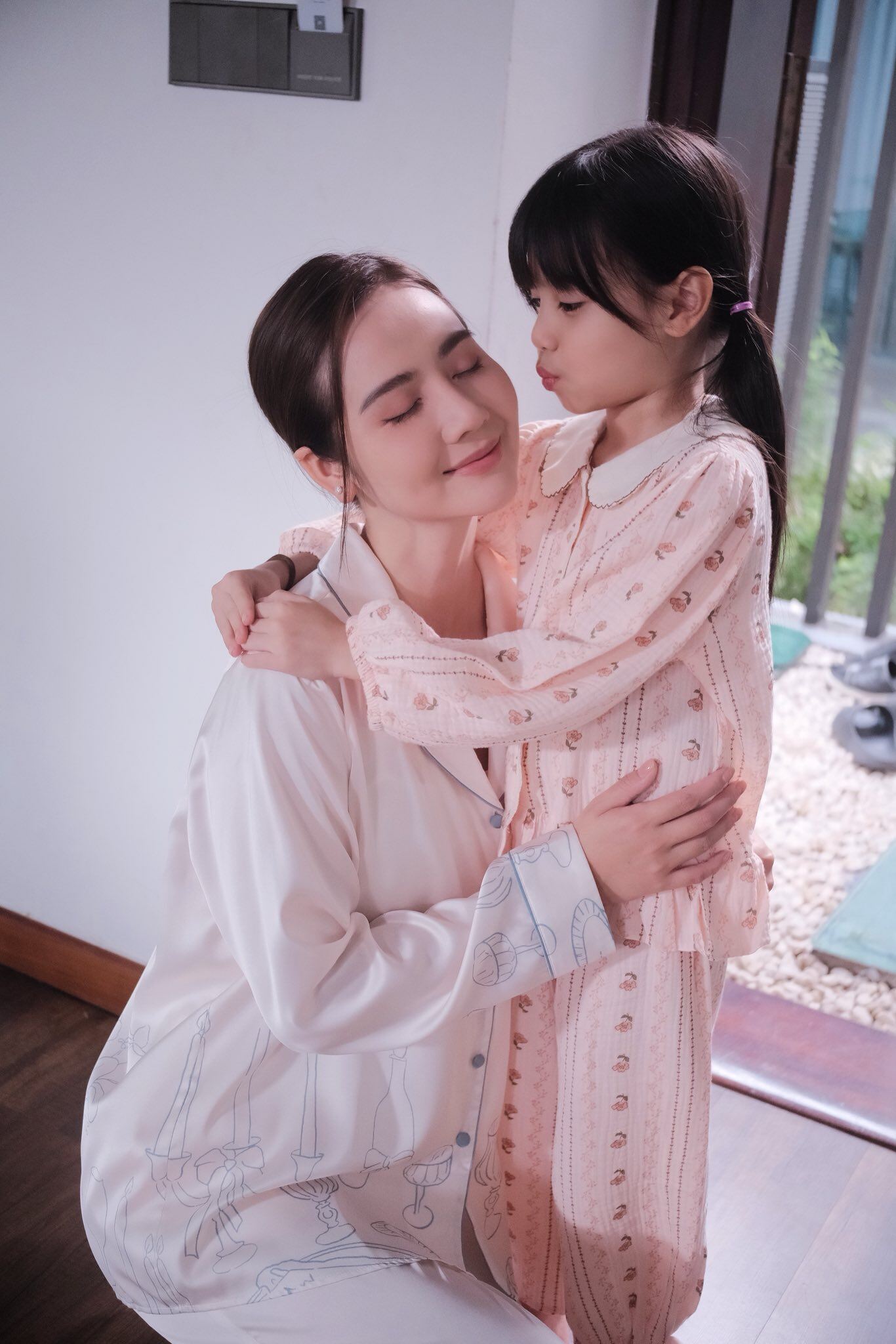 Huyền Lizzie là mỹ nhân mặc đồ công sở đẹp nhất màn ảnh, chị em mê phong cách tổng tài tham khảo ngay - 10