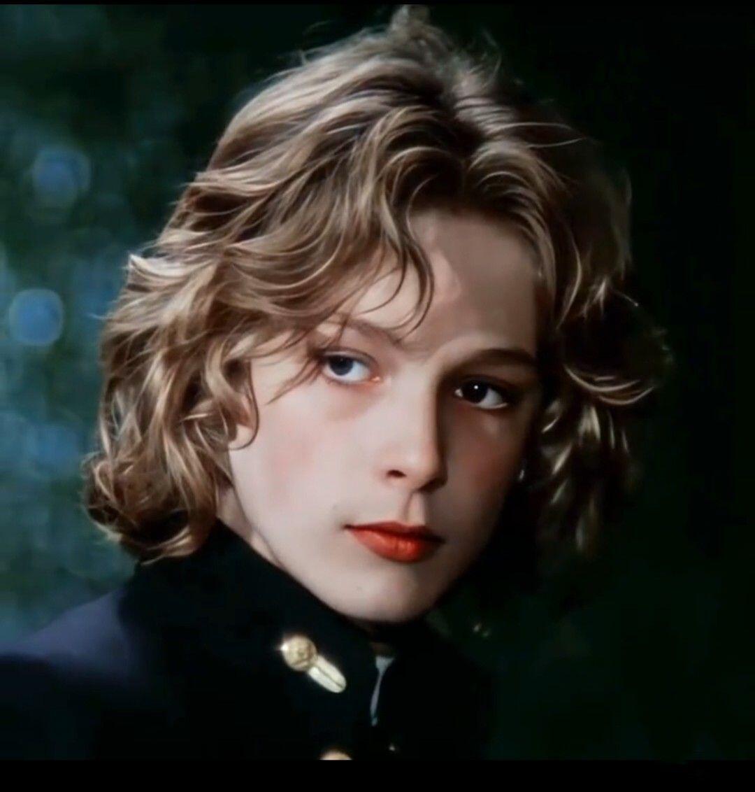 Nhìn lại đỉnh cao nhan sắc “cậu bé đẹp nhất thế giới” vừa qua đời: Đẹp đến siêu thực nhưng biến cuộc đời thành bi kịch - 8