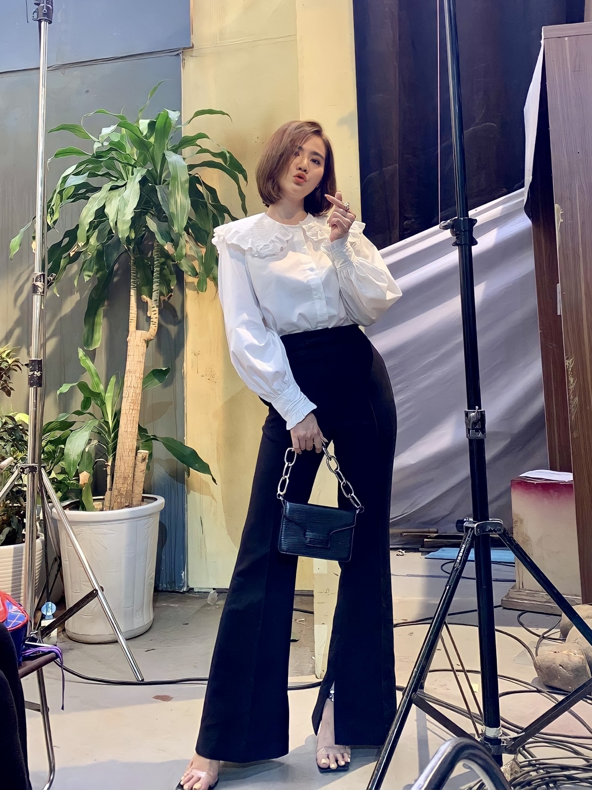 Huyền Lizzie là mỹ nhân mặc đồ công sở đẹp nhất màn ảnh, chị em mê phong cách tổng tài tham khảo ngay - 16