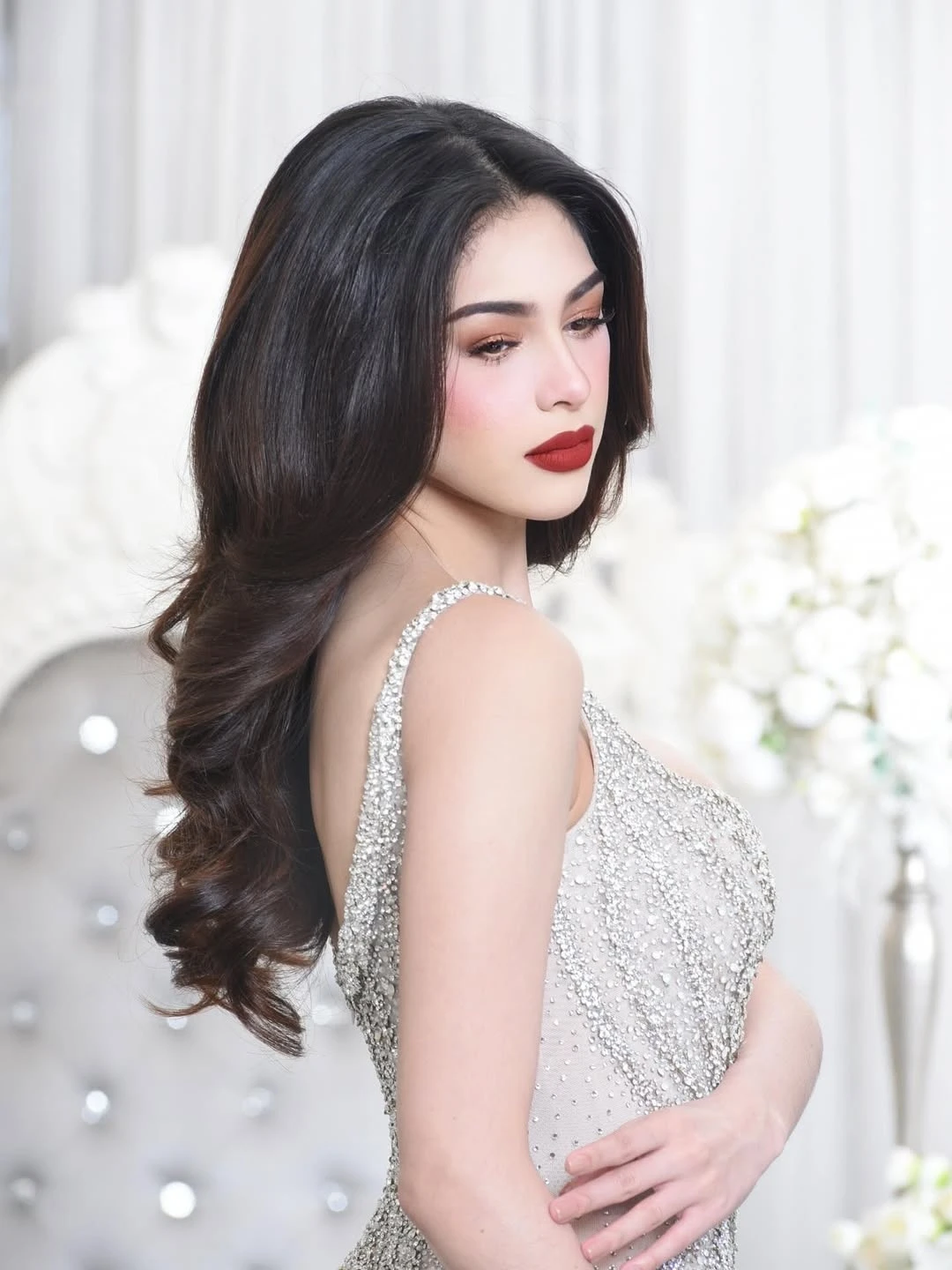 Nhan sắc quyến rũ của Á hậu Miss Cosmo 2025 và thân thế đặc biệt khiến nhiều người bất ngờ - 5