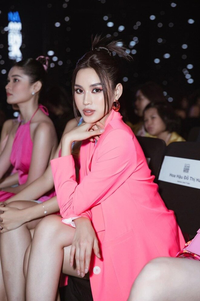 Sau 5 năm đăng quang, Đỗ Thị Hà kiên quyết giữ một nét đẹp “chuẩn con gái Việt” khiến ai cũng nể, toát lên khí chất sắp làm dâu hào môn - 8