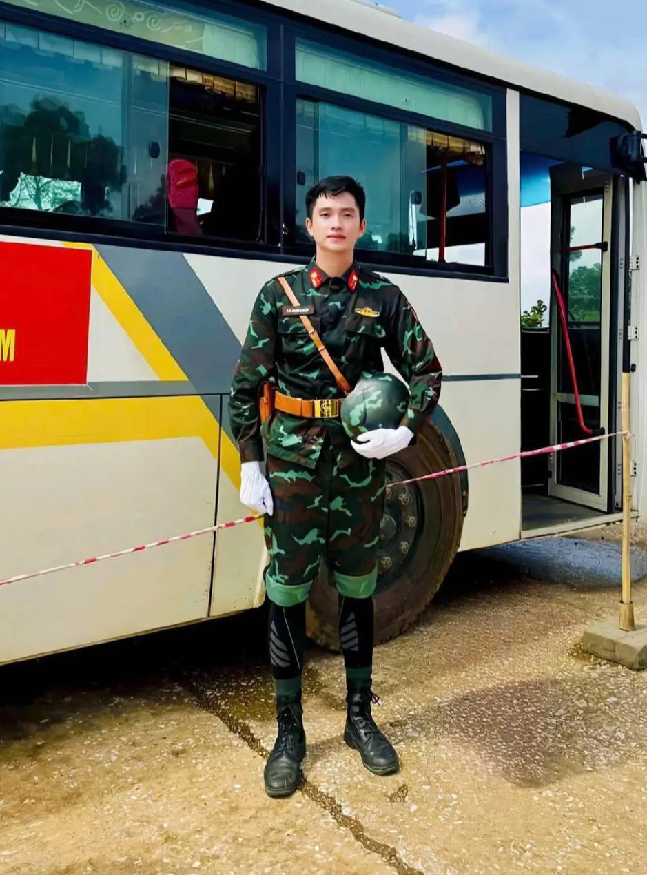 "Báu vật nhan sắc quốc gia" năm 2025: Nam thần quân đội hút 2 tỷ lượt xem, cặp đôi "hậu duệ mặt trời" gây sốt - 3