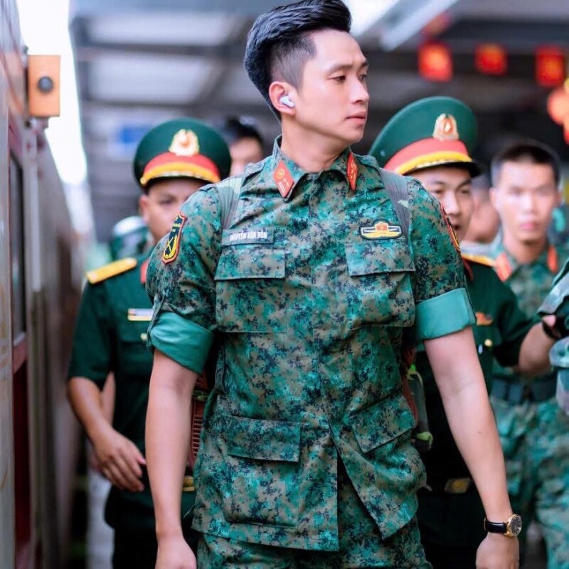 "Báu vật nhan sắc quốc gia" năm 2025: Nam thần quân đội hút 2 tỷ lượt xem, cặp đôi "hậu duệ mặt trời" gây sốt - 4