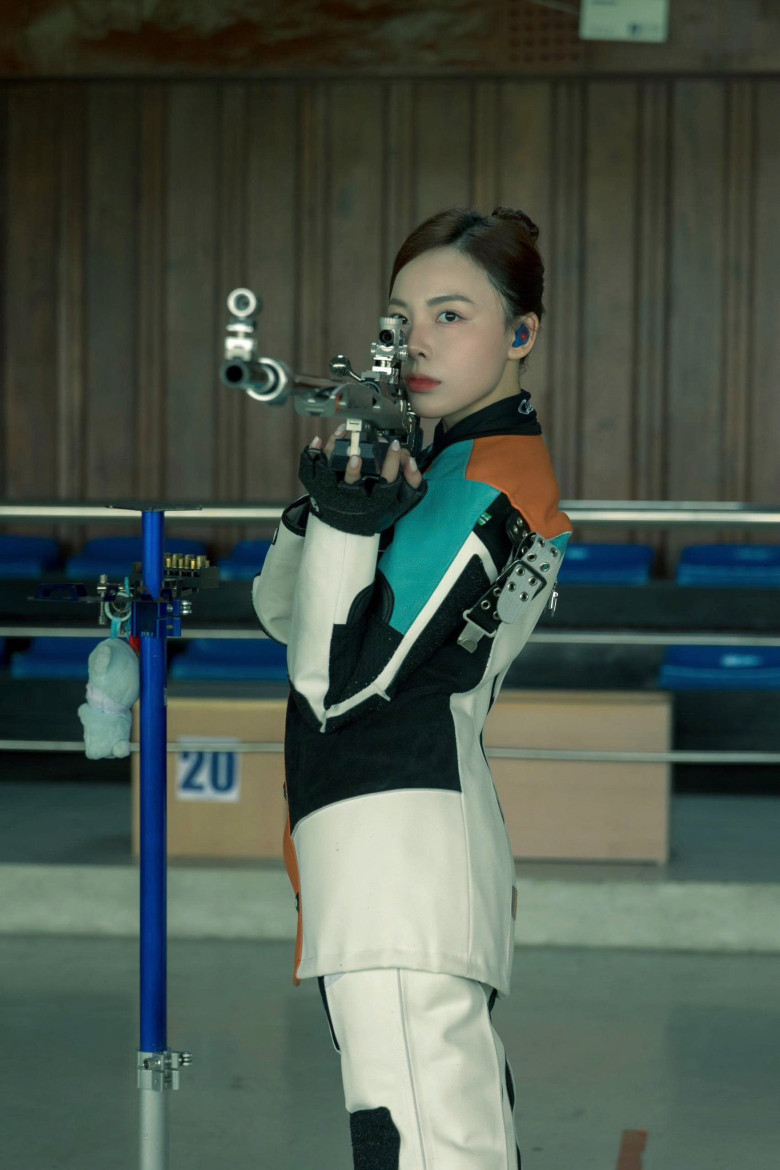 "Báu vật nhan sắc quốc gia" năm 2025: Nam thần quân đội hút 2 tỷ lượt xem, cặp đôi "hậu duệ mặt trời" gây sốt - 18