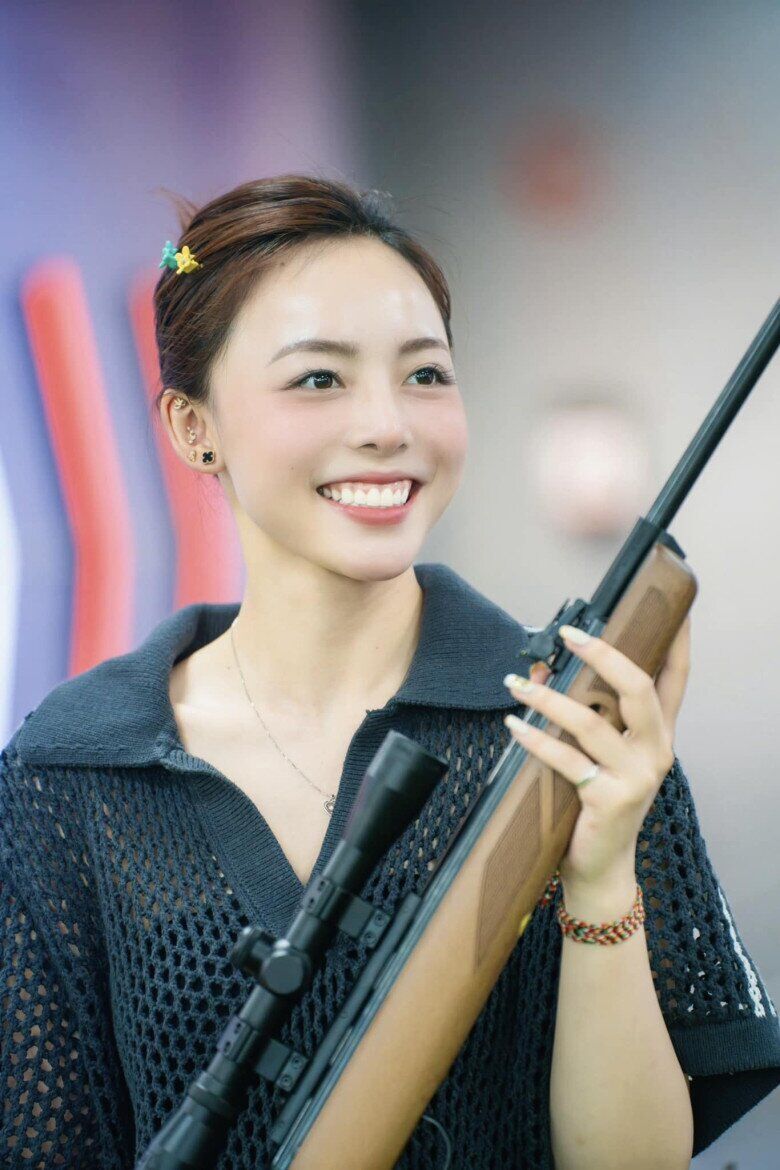 "Báu vật nhan sắc quốc gia" năm 2025: Nam thần quân đội hút 2 tỷ lượt xem, cặp đôi "hậu duệ mặt trời" gây sốt - 17