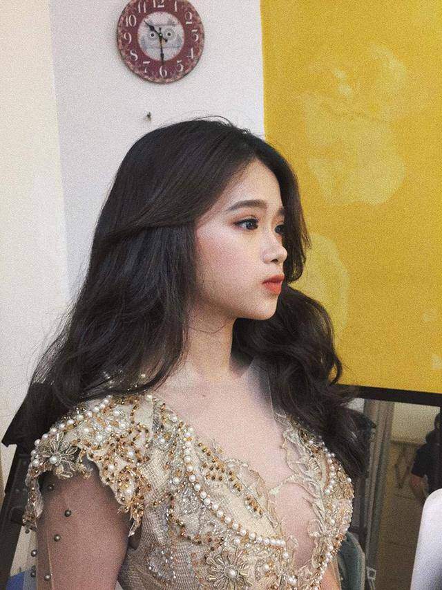 Gái xinh Hà Nội từng lọt top tìm kiếm Google lộ ảnh hẹn hò ở Pháp: 16 tuổi bị chê "chín ép", nay thay đổi khó tin - 6