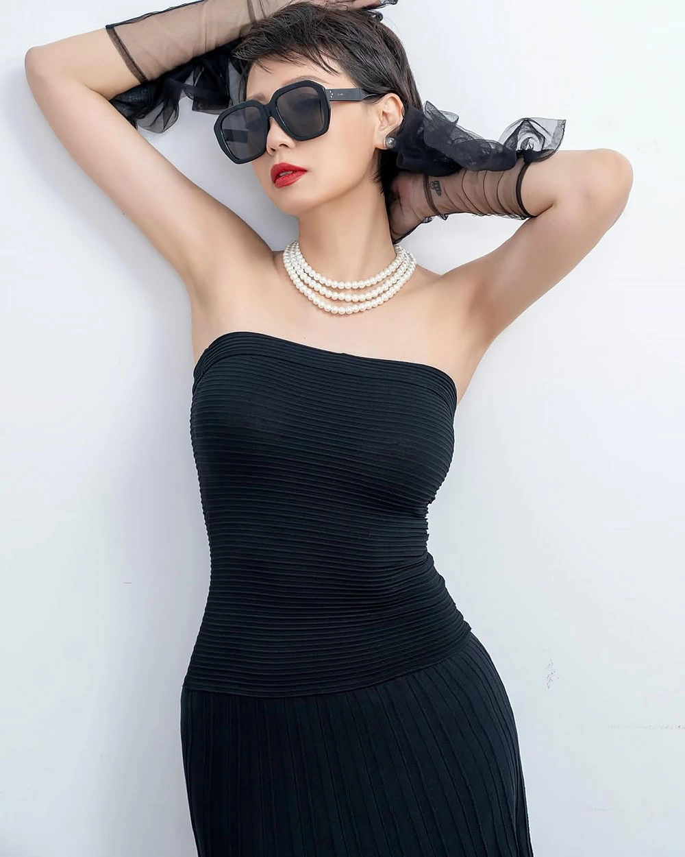 Mẹ vợ Bùi Tiến Dũng sinh ở nơi "phụ nữ đẹp nhất thế giới", nhìn sang mẹ vợ Đoàn Văn Hậu càng trầm trồ hơn - 17