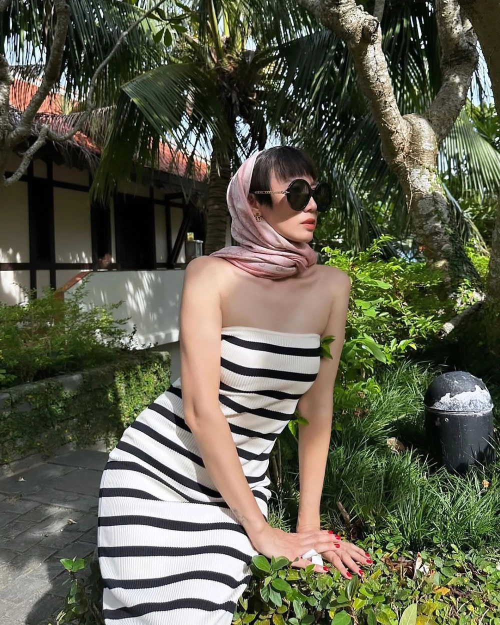 Mẹ vợ Bùi Tiến Dũng sinh ở nơi "phụ nữ đẹp nhất thế giới", nhìn sang mẹ vợ Đoàn Văn Hậu càng trầm trồ hơn - 18