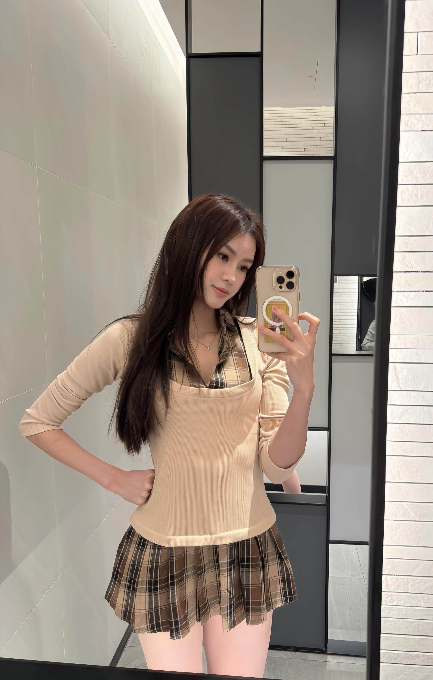 "Hoa khôi đấu kiếm" được ví như bản sao của Hoa hậu Đỗ Thị Hà, sở hữu "cặp kiếm Nhật" thon dài đẹp hút hồn - 10