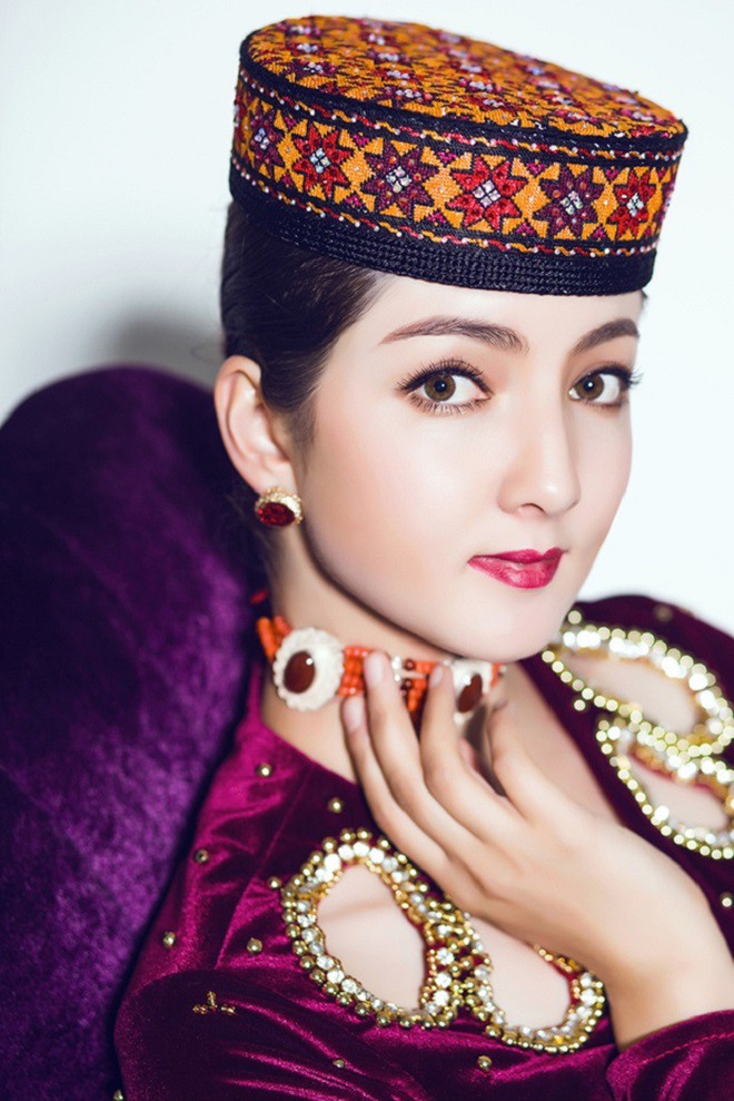 Không cần dầu gội đắt tiền, tại sao các cô gái Tân Cương có mái tóc dày đẹp hiếm thấy? Bí kíp nằm ở loại cỏ thiên nhiên này - 3