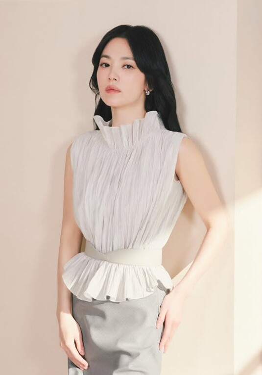 Học ngay 3 “vũ khí thời trang” của Song Hye Kyo giúp phụ nữ tuổi 40 nâng tầm phong cách và khí chất chỉ trong tích tắc - 14