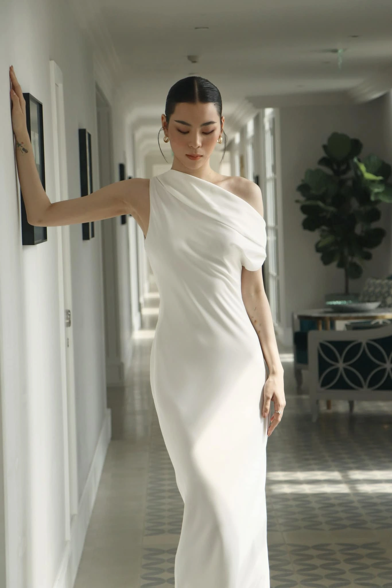 Bắt bài mặc đẹp theo xu hướng tông trắng Cloud Dancer, chị em không bao giờ mặc xấu chỉ nhờ 4 công thức &#34;lên đồ&#34; - 6