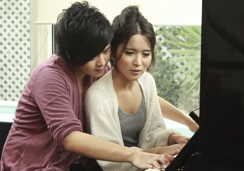 Nhan sắc &#34;bạn gái&#34; Hàn Quốc của Wanbi Tuấn Anh sau 12 năm rời Việt Nam, thái độ với mẹ người cũ gây bất ngờ - 4