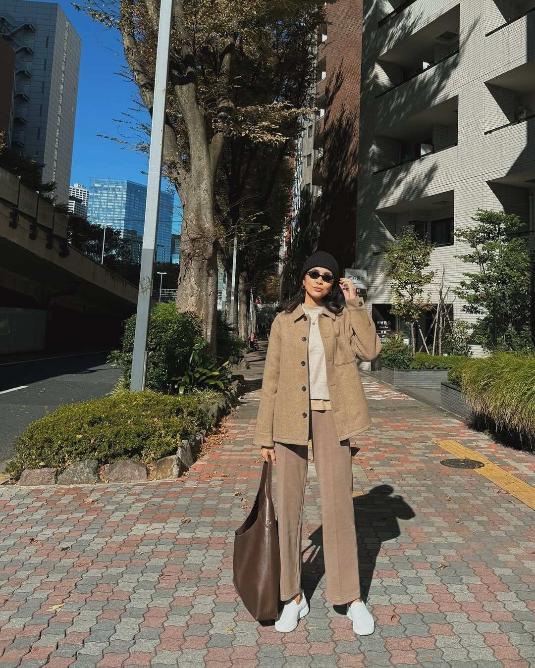 Gu ăn mặc &#34;giàu ngầm&#34; của hai con dâu nhà tỷ phú Johnathan Hạnh Nguyễn - 6