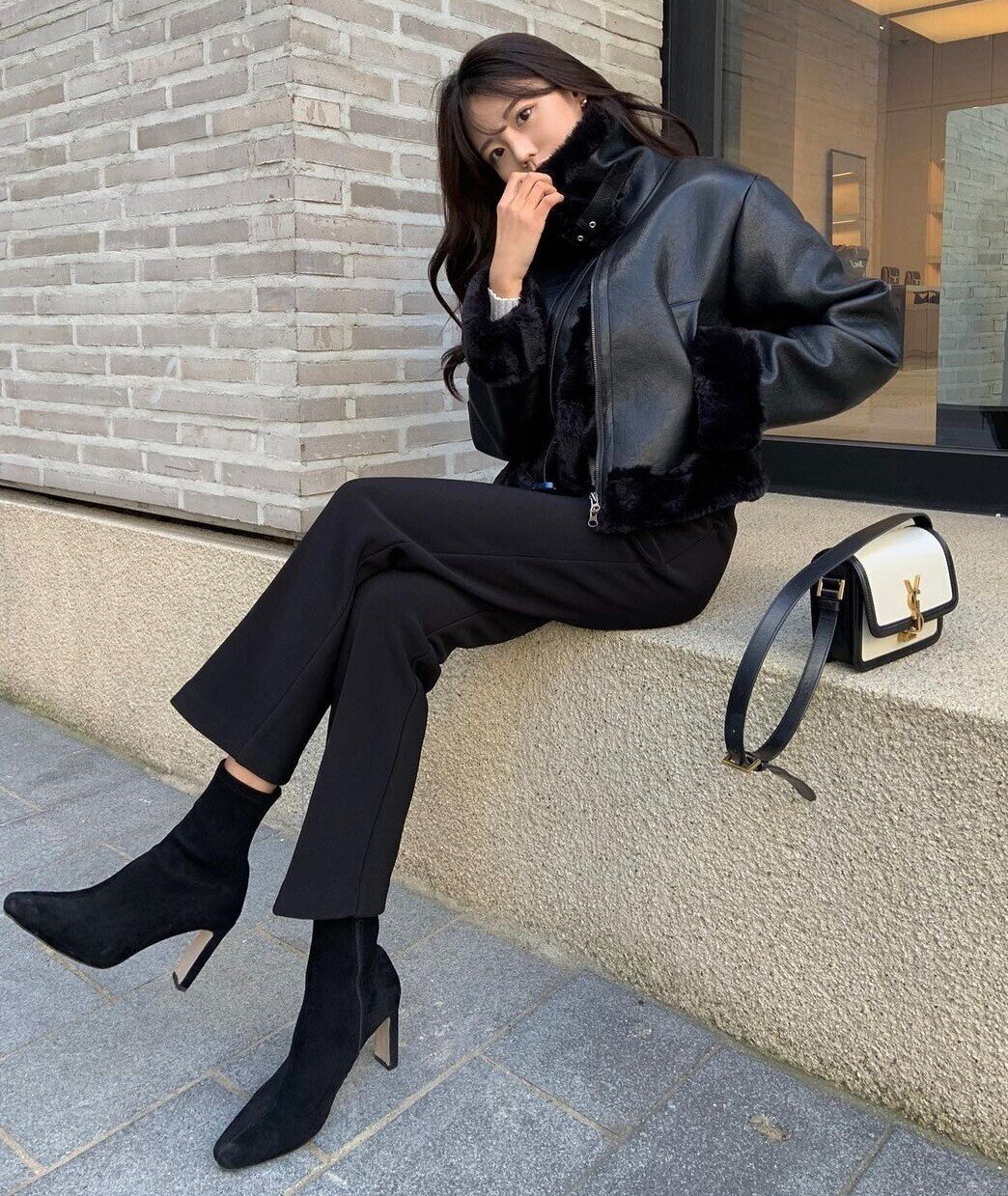 Chưa cần đến cao gót, 3 kiểu boots mang mùa lạnh giúp chân bạn trông dài hơn, thon gọn đến bất ngờ - 2