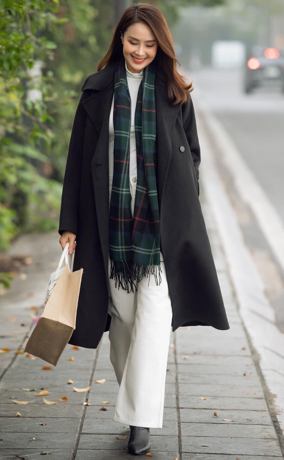 Nữ diễn viên U45 vẫn là mỹ nhân đẹp nhất nhì VTV, style đời thường như gái 20 nhờ chuộng 4 kiểu áo  - 6