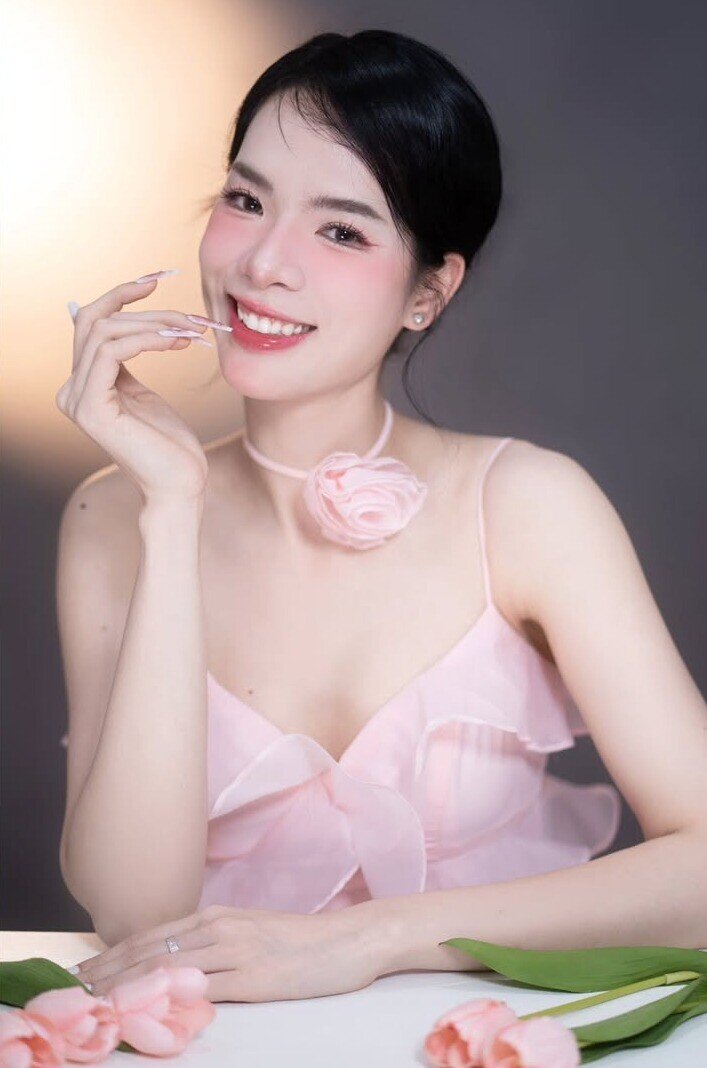 &#34;Hoa khôi bóng chuyền&#34; cầm cờ cho đoàn Việt Nam tại SEA Games 33: Cao 1m80, ngỡ ngàng nhan sắc đời thường - 8