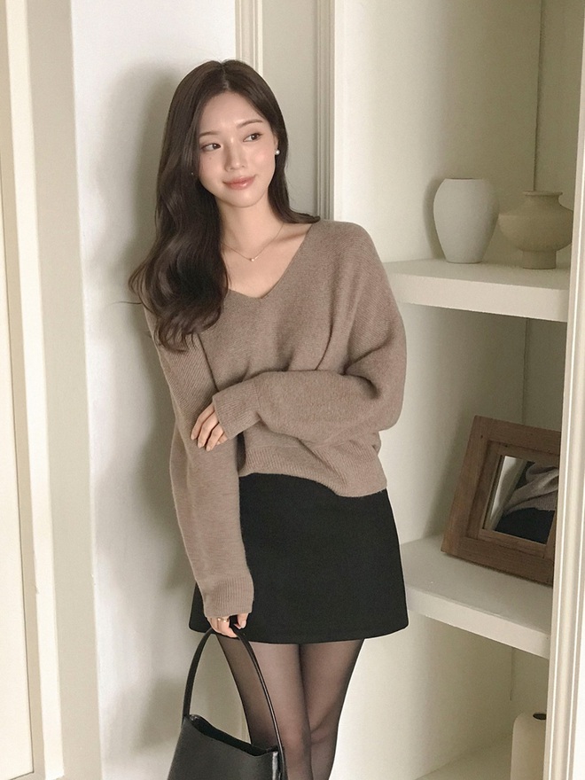 Dân công sở mùa lạnh đừng nghĩ nhiều: 5 món này "cân" tất cả, mặc lên auto sang - 1