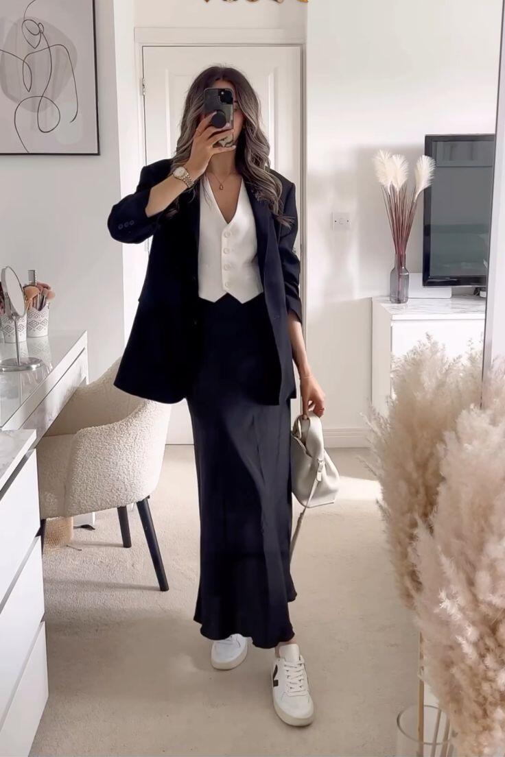 Phụ nữ Pháp mặc đơn giản vẫn cuốn hút nhờ chân váy lụa: 5 kiểu phối này là "chân ái" đẹp bất bại - 8