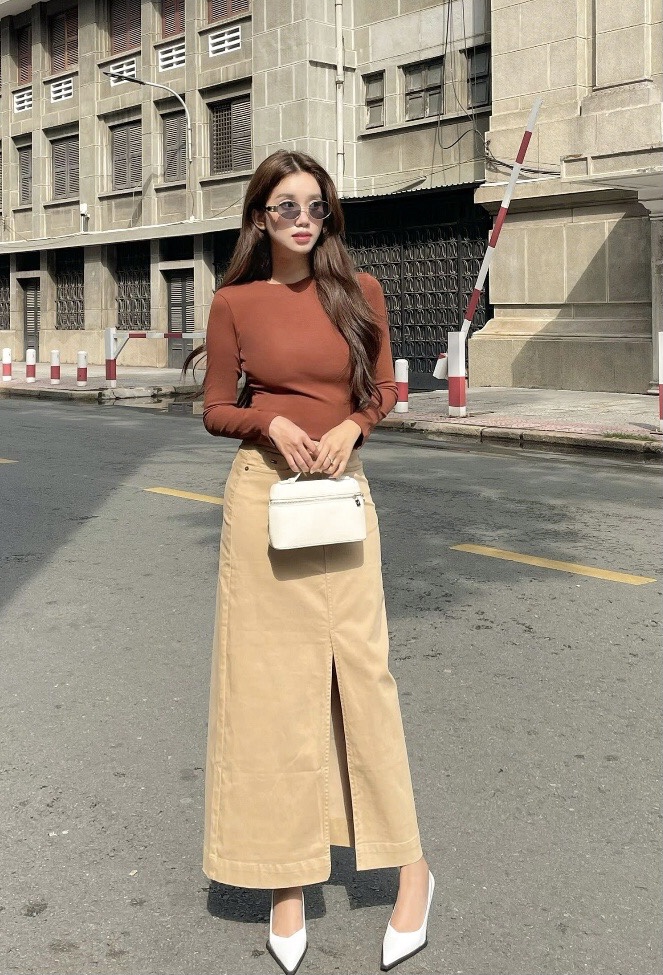 Mặc chân váy xuyên tuần, tôi nhận ra 4 dáng &#34;hack chân&#34; thần kỳ, chị em công sở nào cũng nên có - 10