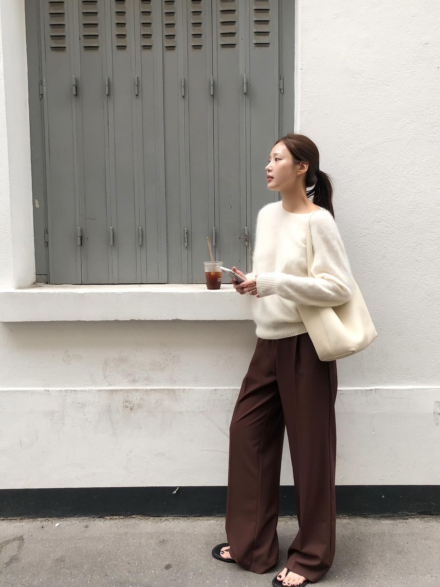 Nàng công sở mùa đông yêu thích 5 kiểu phối này, dễ áp dụng mà sang chảnh ngút trời - 11