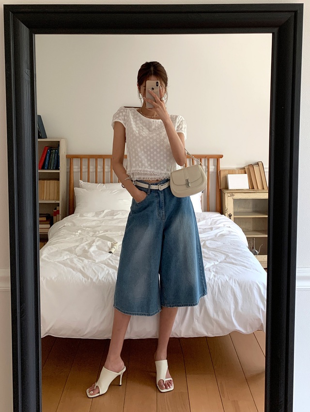 Phụ nữ trên 40 phải sắm ngay 4 kiểu denim giúp trẻ hoá phong cách, mặc đi làm hay đi chơi đều đẹp - 11